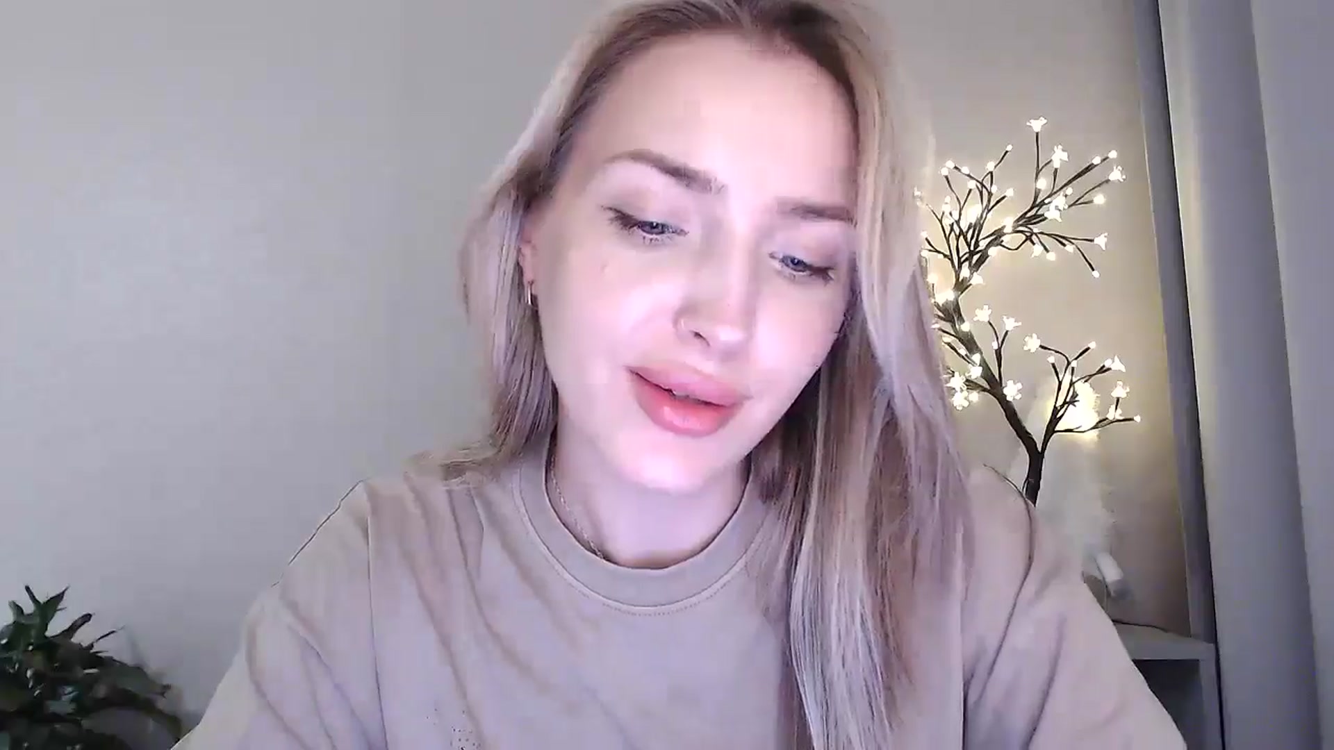Gallery image thumbnail from Baby__Blue's myfreecams stream on, 09/03/2025, 19:43 image 18 of 20