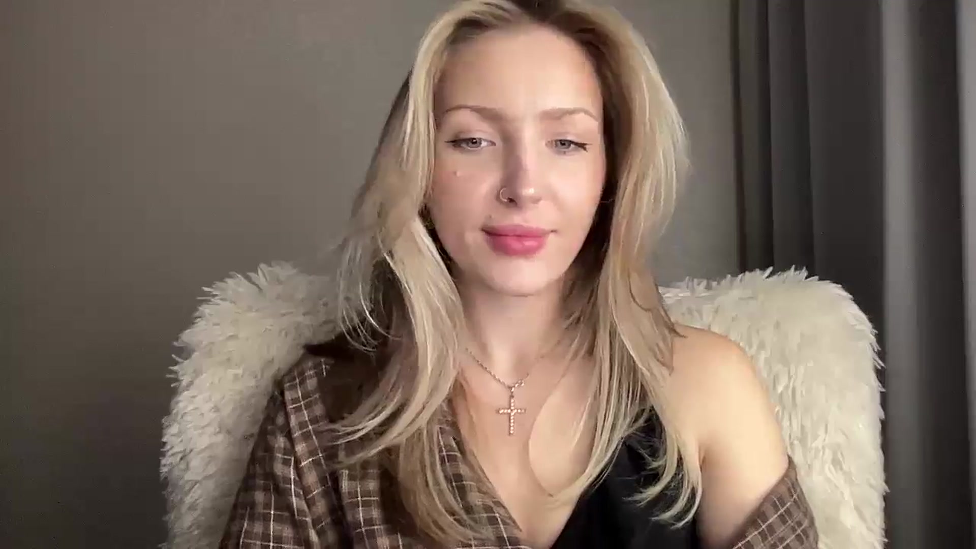 Gallery image thumbnail from Baby__Blue's myfreecams stream on, 09/19/2025, 15:05 image 18 of 20