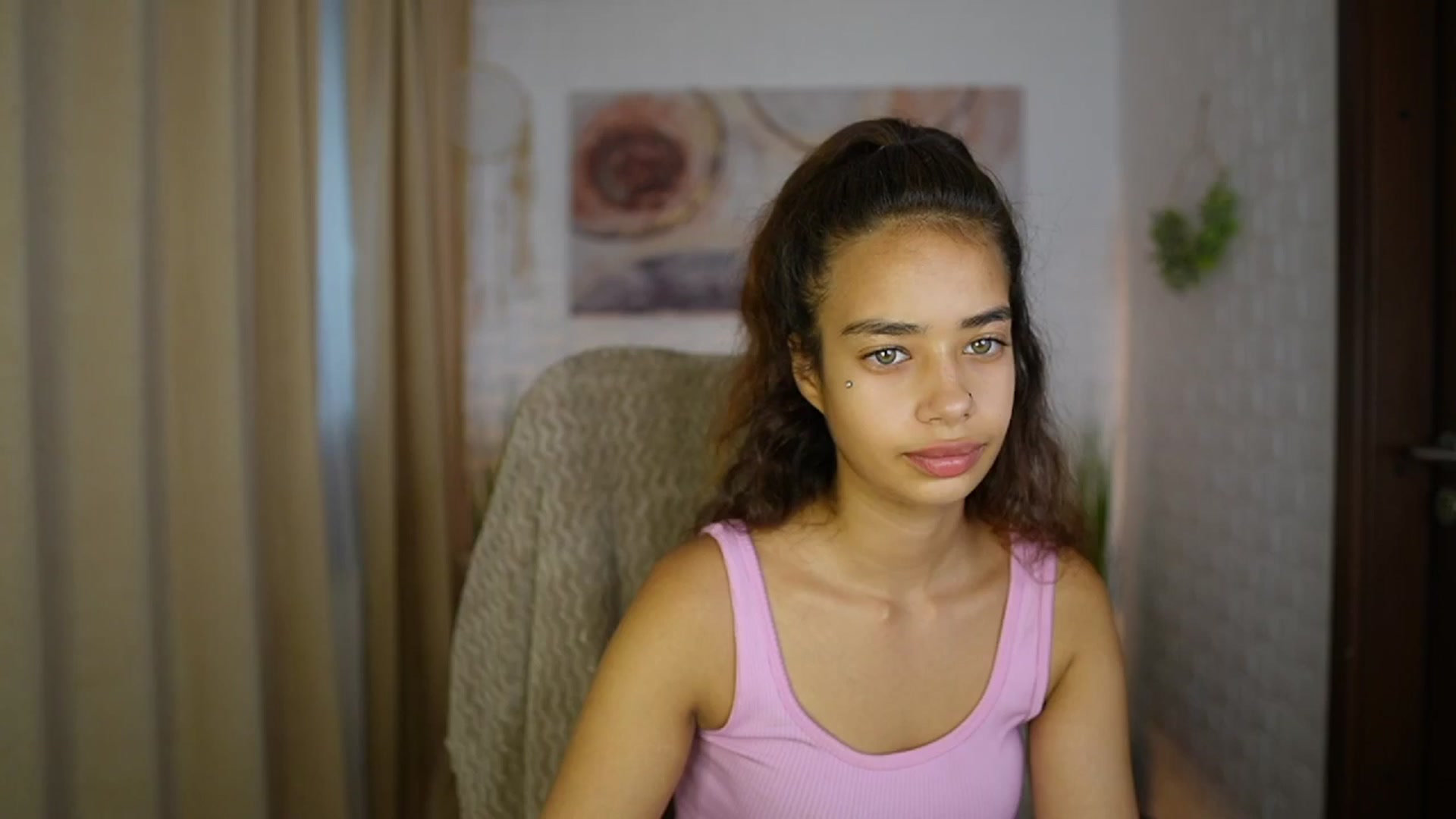 Gallery image thumbnail from Baby__Jewel's myfreecams stream on, 08/26/2024, 14:18 image 6 of 20
