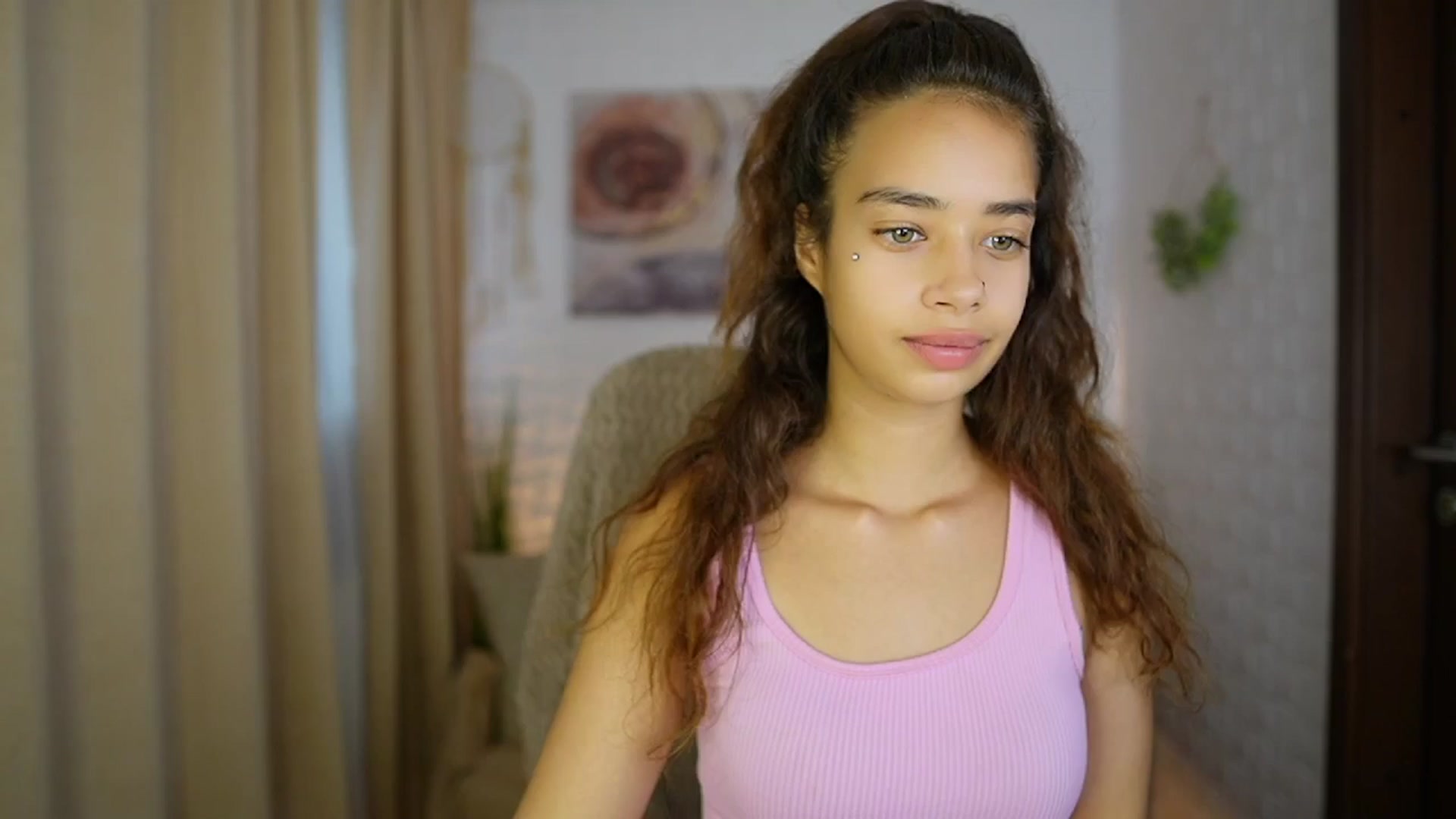 Gallery image thumbnail from Baby__Jewel's myfreecams stream on, 08/26/2024, 14:18 image 10 of 20