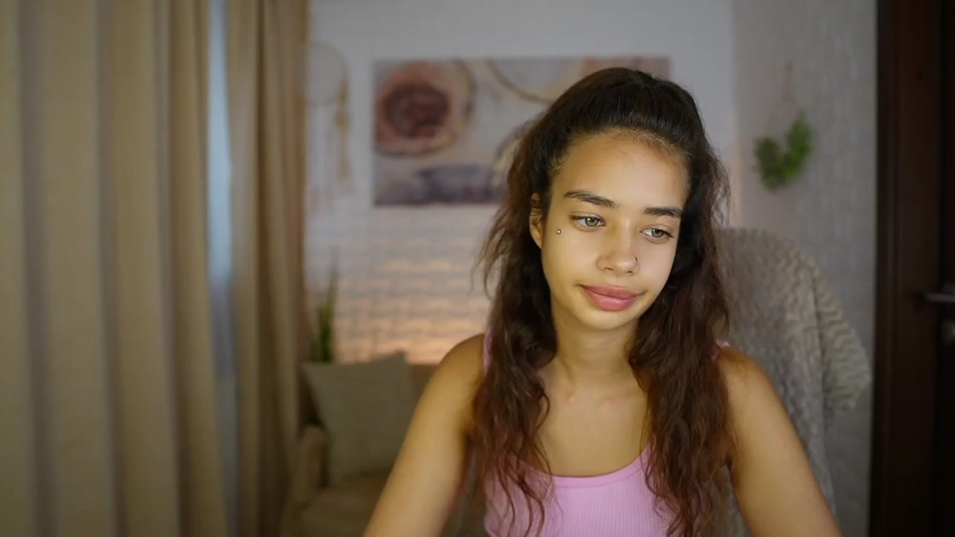 Gallery image thumbnail from Baby__Jewel's myfreecams stream on, 08/26/2024, 14:41 image 8 of 20