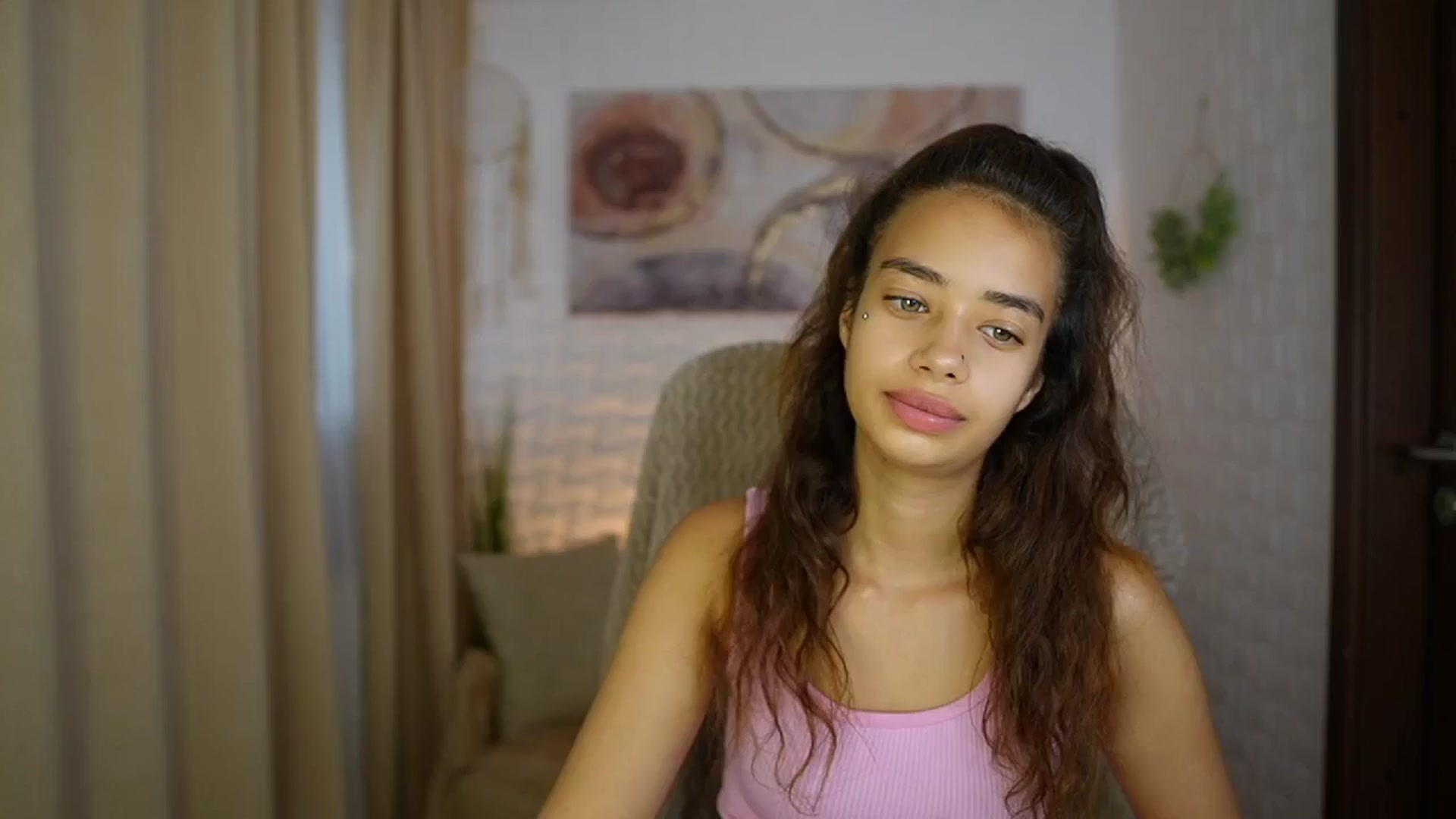 Gallery image thumbnail from Baby__Jewel's myfreecams stream on, 08/26/2024, 14:41 image 9 of 20