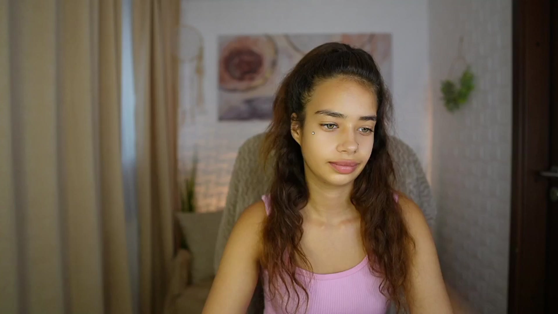 Gallery image thumbnail from Baby__Jewel's myfreecams stream on, 08/26/2024, 14:41 image 7 of 20