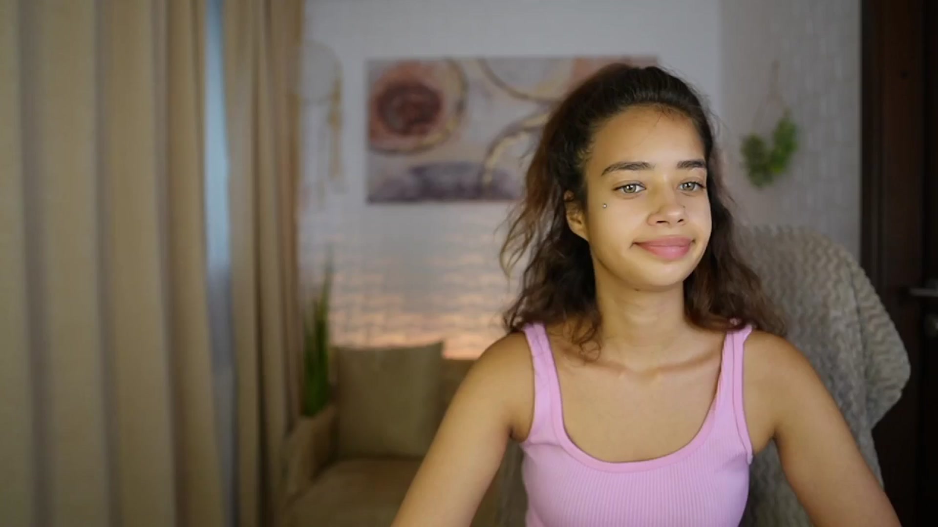 Gallery image thumbnail from Baby__Jewel's myfreecams stream on, 08/26/2024, 15:42 image 19 of 20