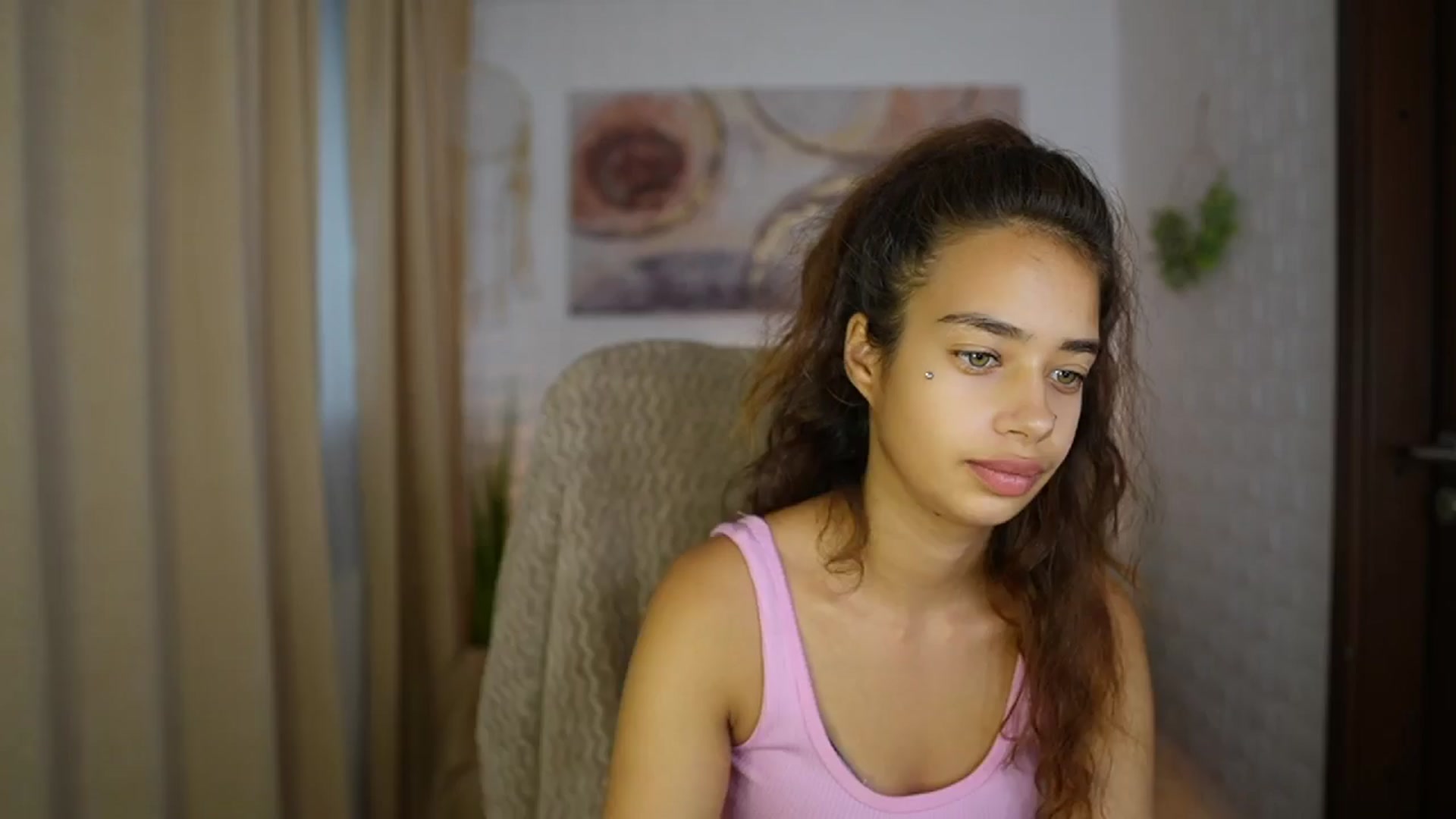 Gallery image thumbnail from Baby__Jewel's myfreecams stream on, 08/26/2024, 16:09 image 7 of 20