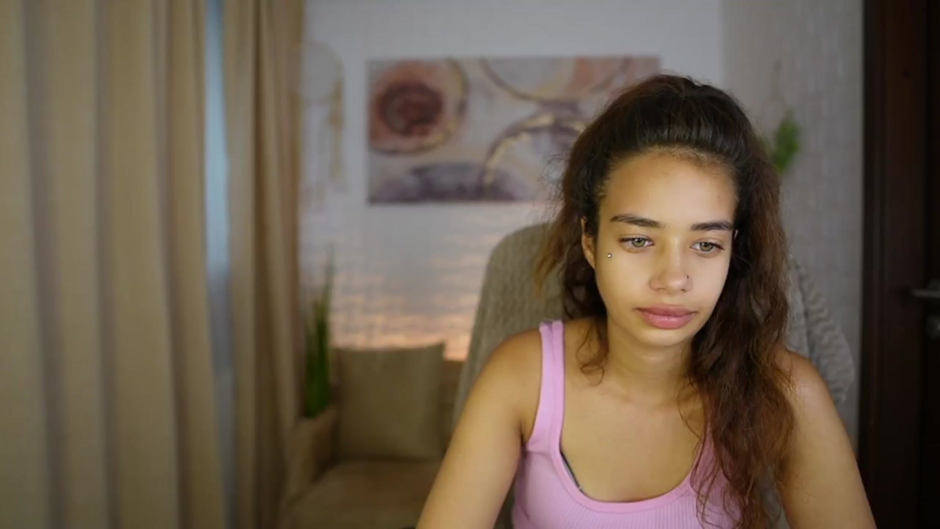 Gallery image thumbnail from Baby__Jewel's myfreecams stream on, 08/26/2024, 16:09 image 16 of 20
