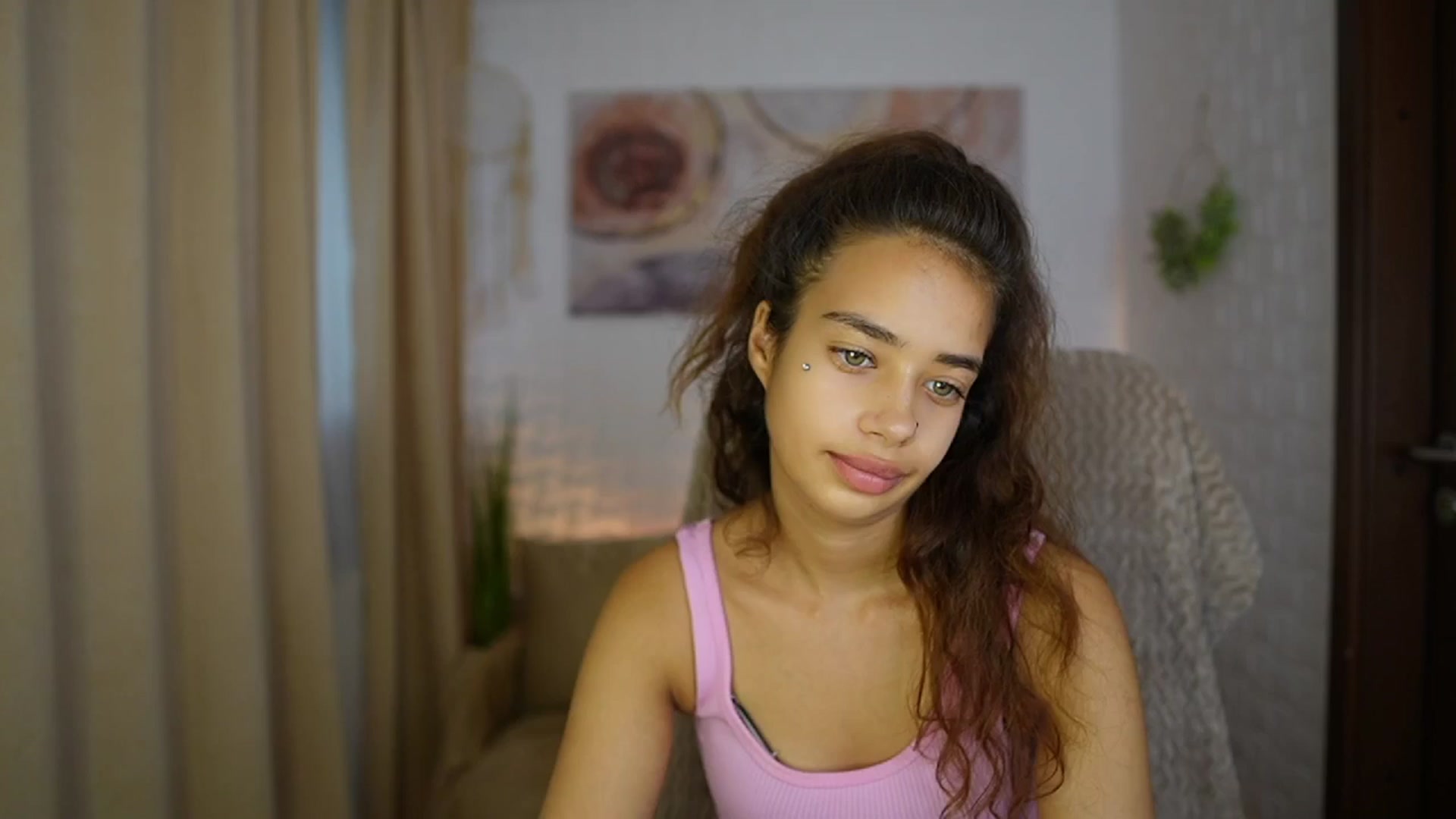 Gallery image thumbnail from Baby__Jewel's myfreecams stream on, 08/26/2024, 16:09 image 1 of 20