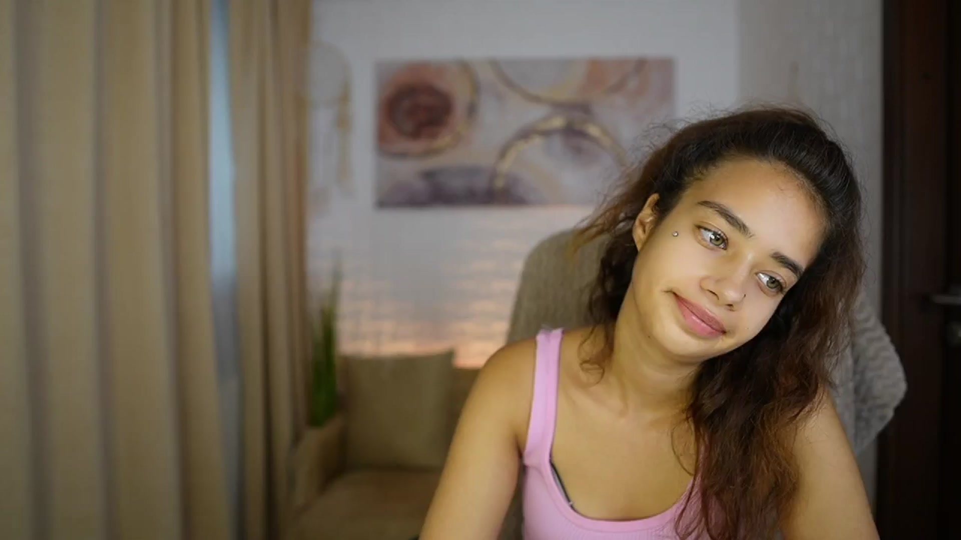 Gallery image thumbnail from Baby__Jewel's myfreecams stream on, 08/26/2024, 16:09 image 17 of 20
