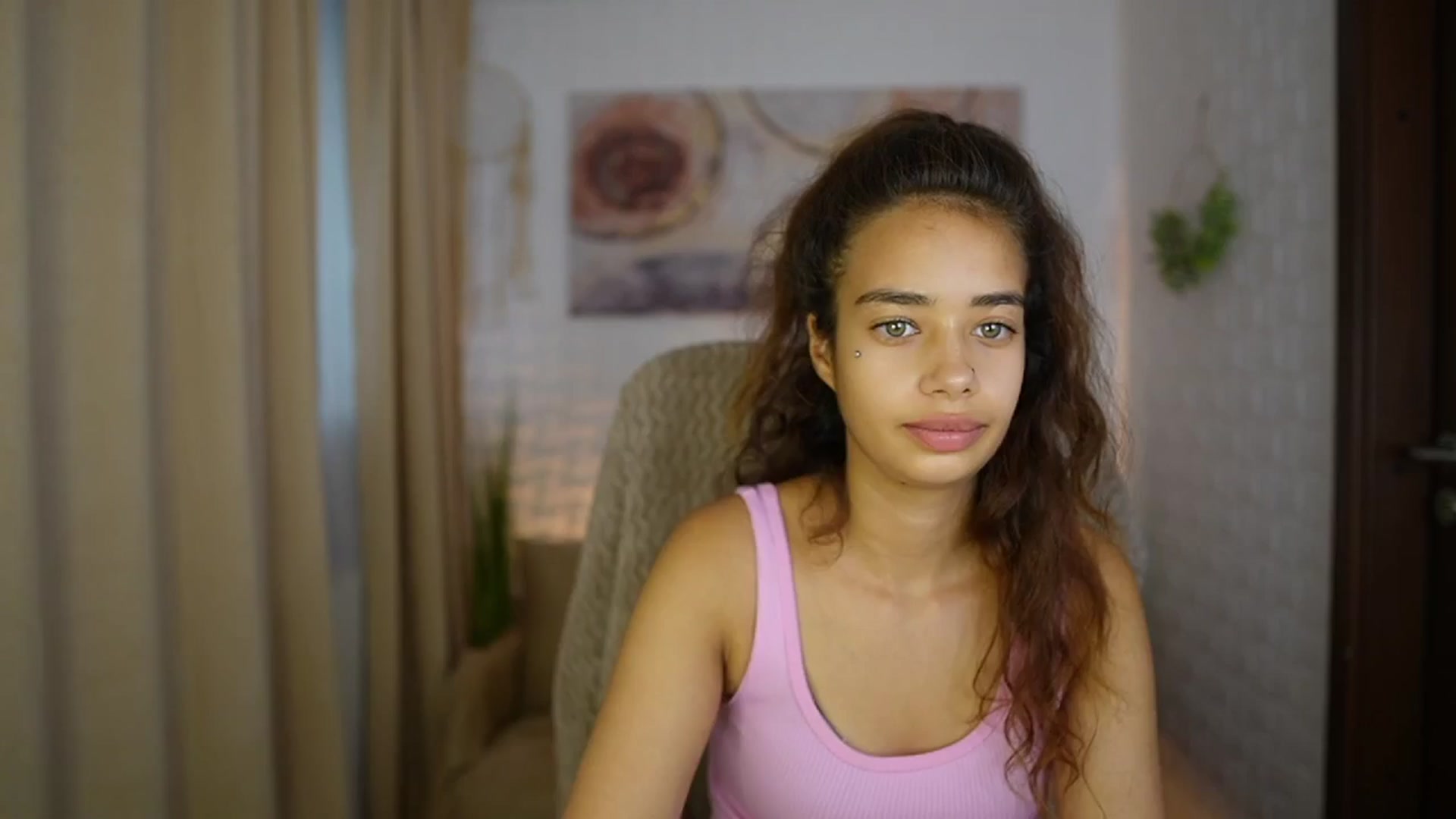 Gallery image thumbnail from Baby__Jewel's myfreecams stream on, 08/26/2024, 16:09 image 4 of 20