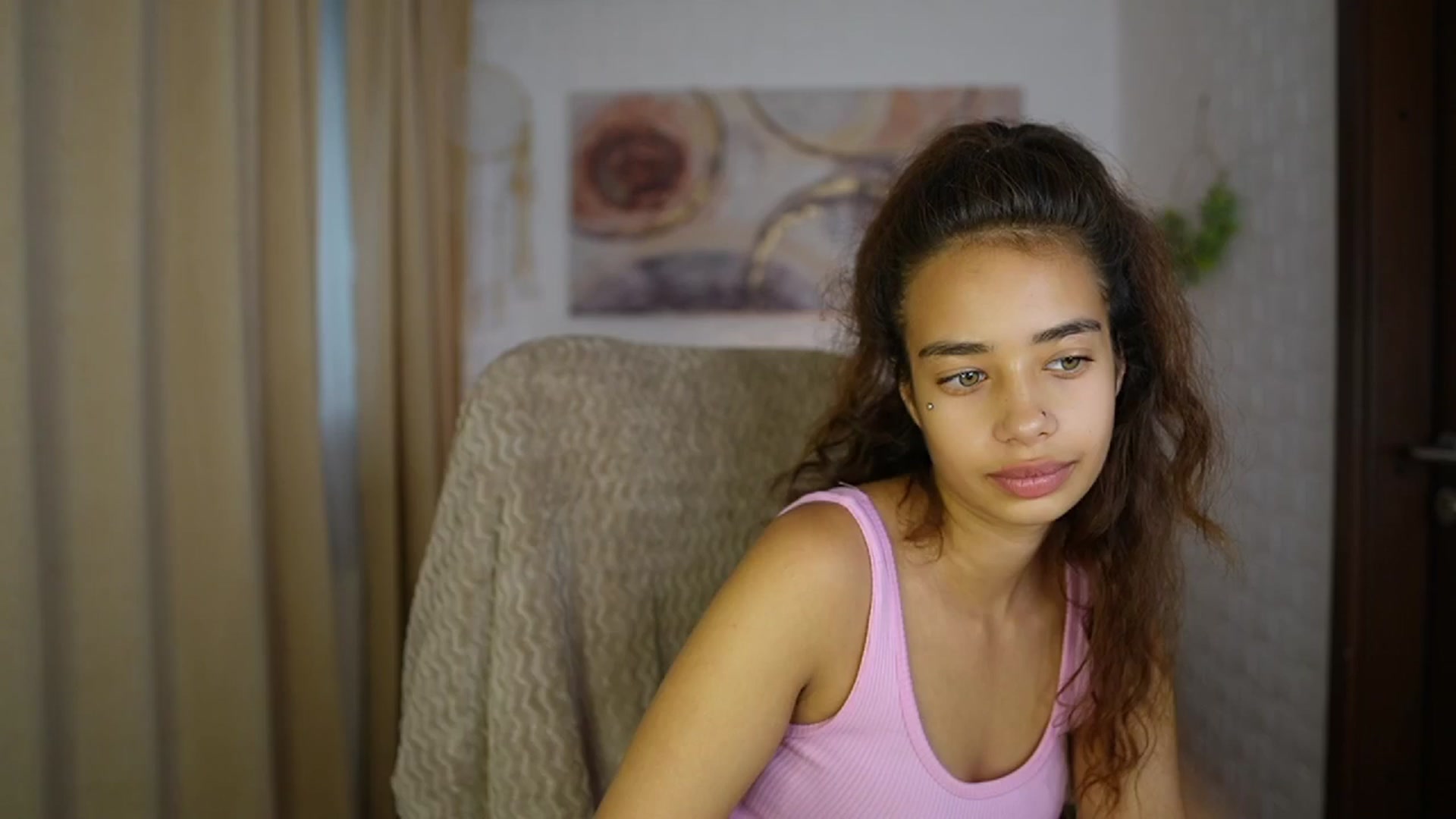 Gallery image thumbnail from Baby__Jewel's myfreecams stream on, 08/26/2024, 16:09 image 5 of 20