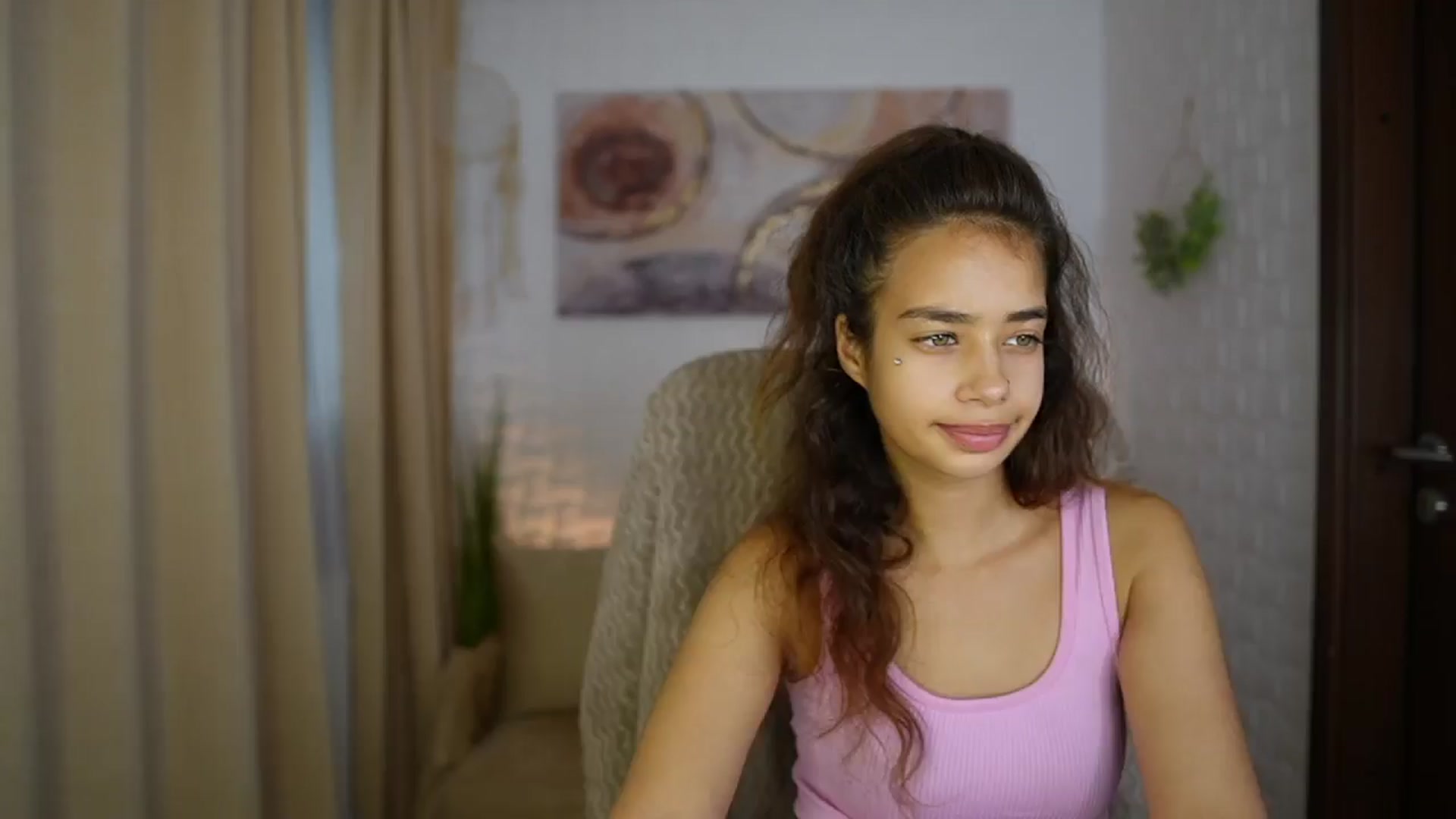 Gallery image thumbnail from Baby__Jewel's myfreecams stream on, 08/26/2024, 16:52 image 6 of 20