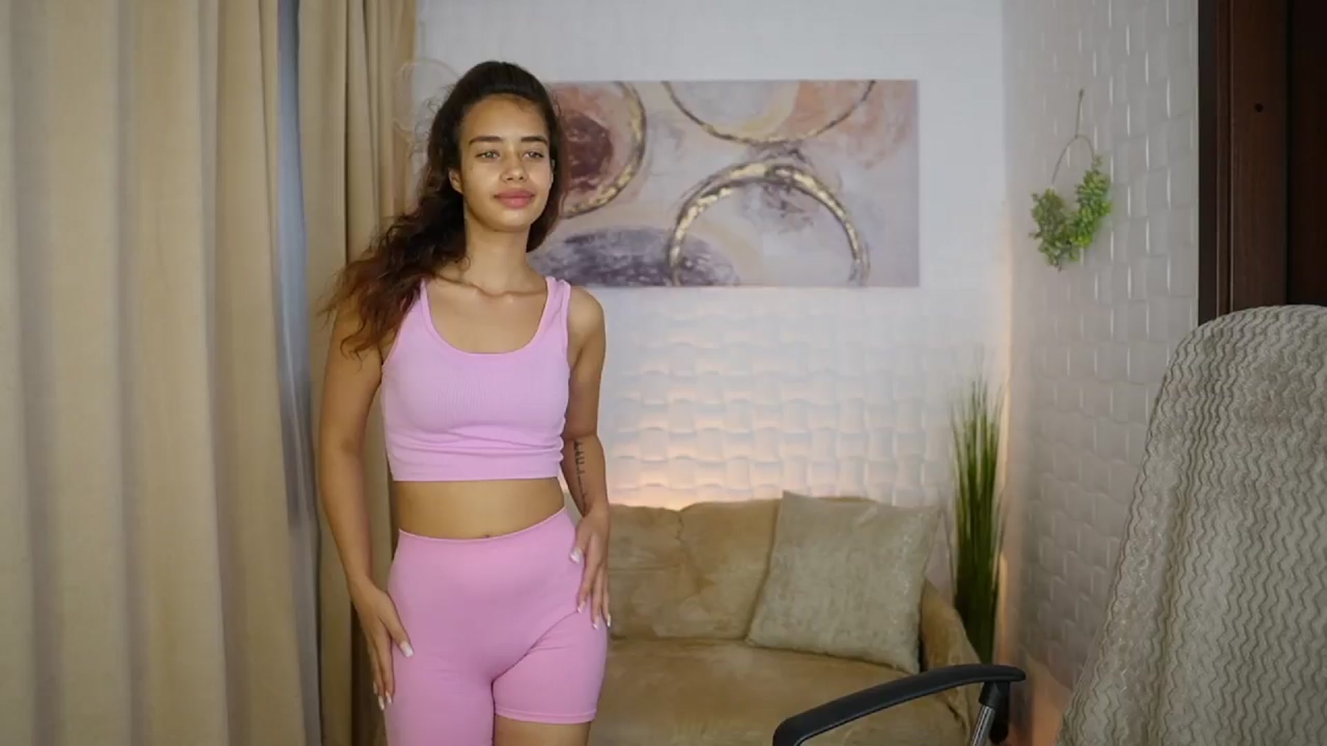 Gallery image thumbnail from Baby__Jewel's myfreecams stream on, 08/26/2024, 17:24 image 6 of 20