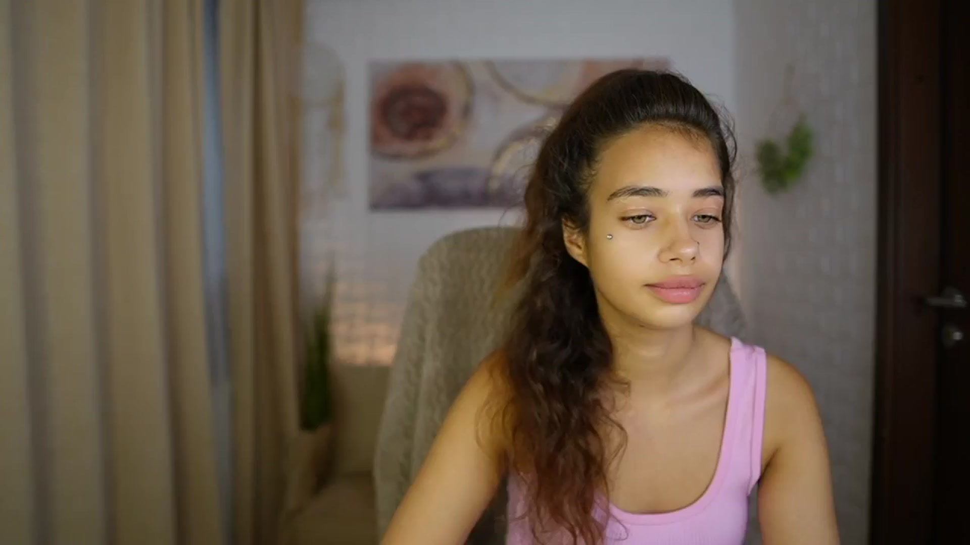 Gallery image thumbnail from Baby__Jewel's myfreecams stream on, 08/26/2024, 17:24 image 1 of 20