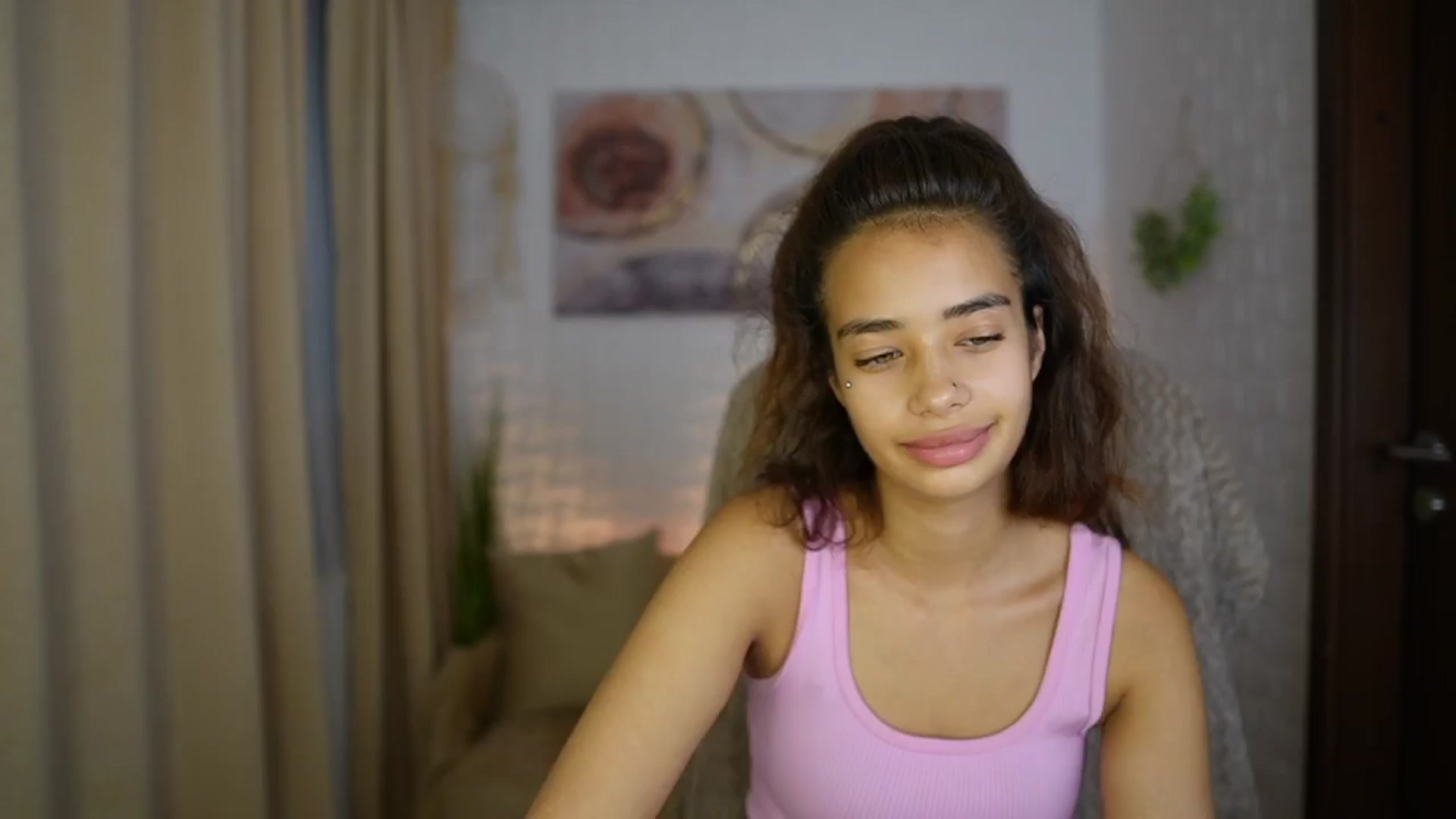 Gallery image thumbnail from Baby__Jewel's myfreecams stream on, 08/26/2024, 17:24 image 18 of 20