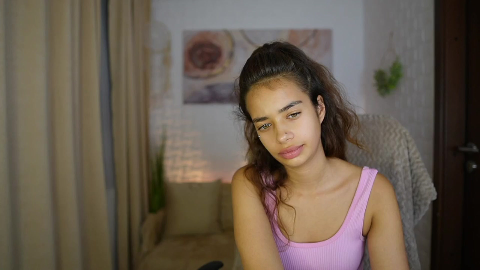 Gallery image thumbnail from Baby__Jewel's myfreecams stream on, 08/26/2024, 18:18 image 20 of 20