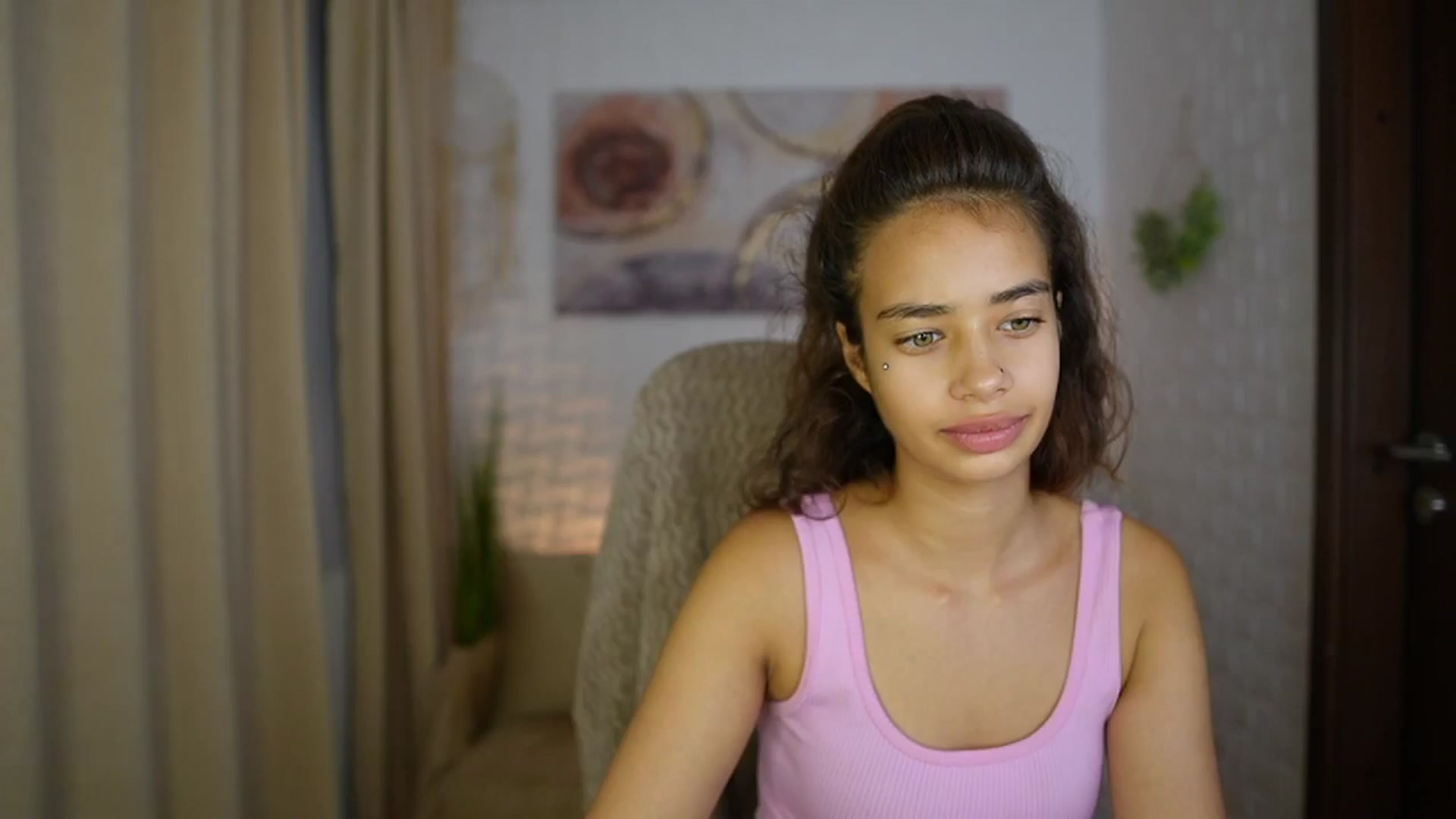 Gallery image thumbnail from Baby__Jewel's myfreecams stream on, 08/26/2024, 18:18 image 15 of 20