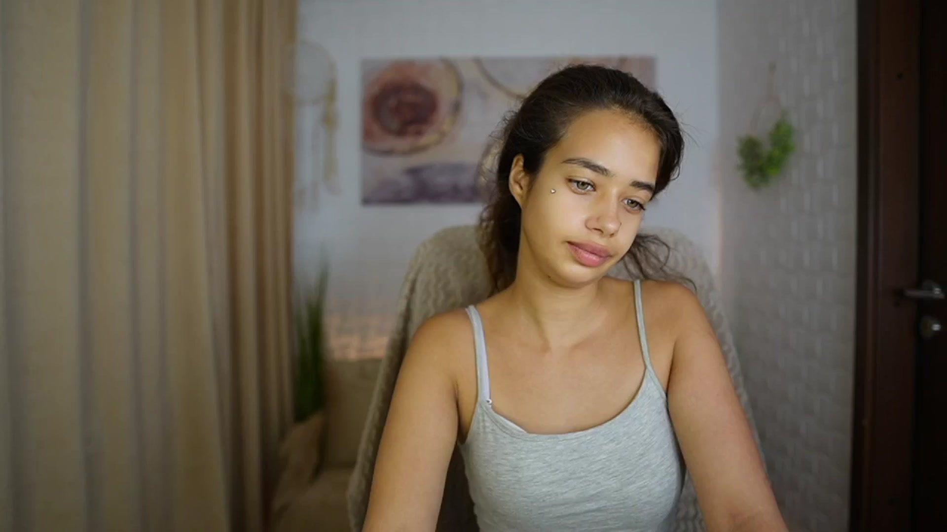 Gallery image thumbnail from Baby__Jewel's myfreecams stream on, 08/27/2024, 14:21 image 15 of 20