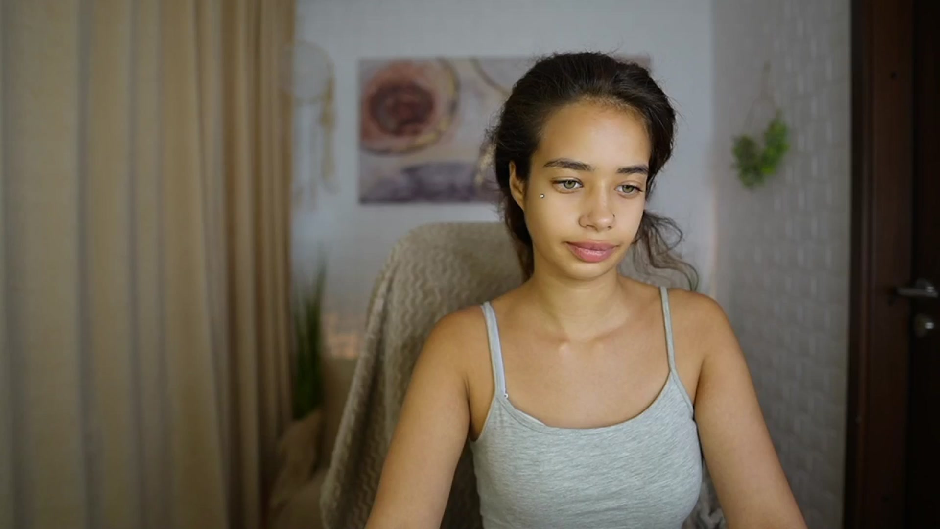 Gallery image thumbnail from Baby__Jewel's myfreecams stream on, 08/27/2024, 14:21 image 16 of 20