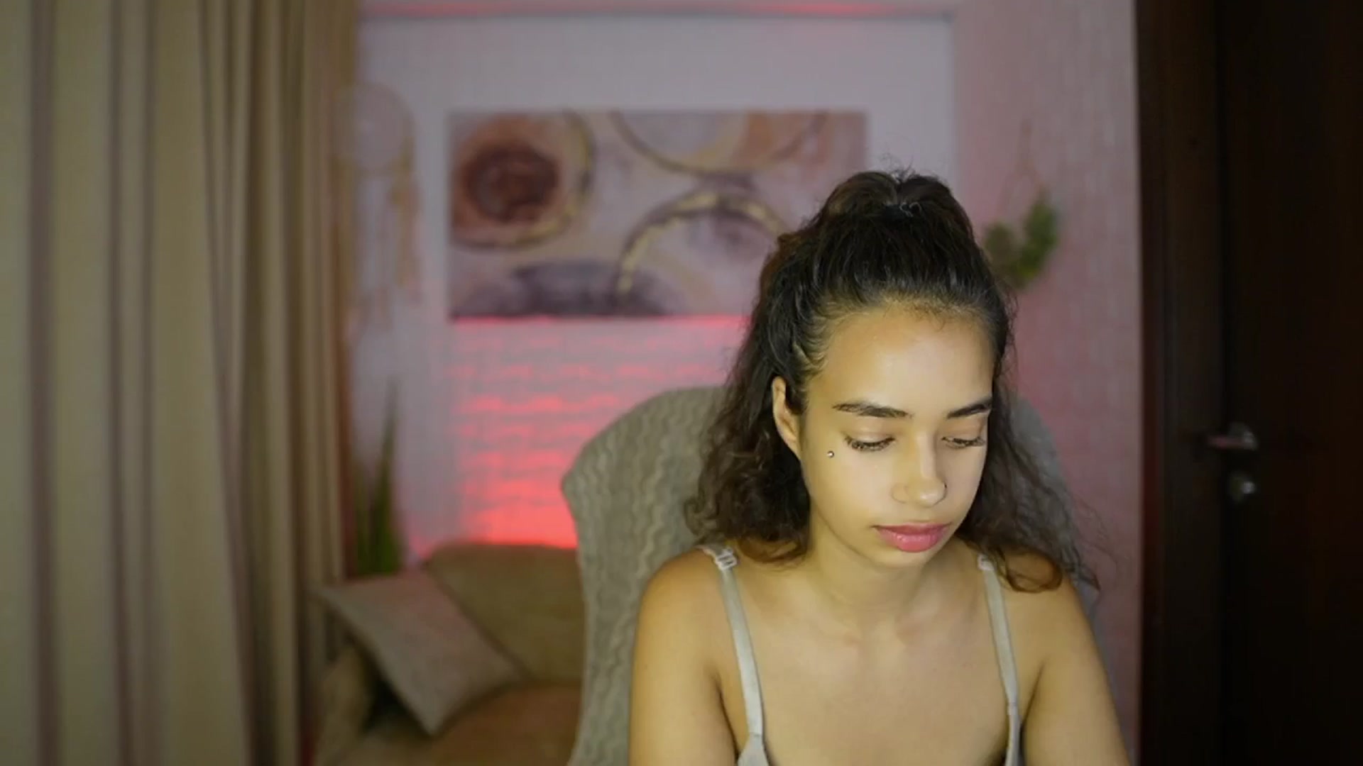 Gallery image thumbnail from Baby__Jewel's myfreecams stream on, 09/04/2024, 18:34 image 19 of 20