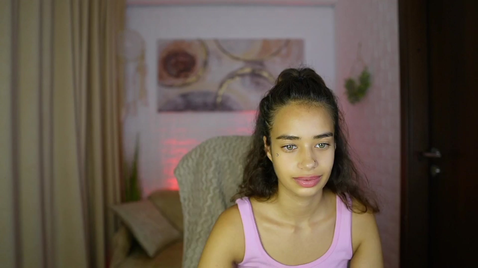 Gallery image thumbnail from Baby__Jewel's myfreecams stream on, 09/04/2024, 18:34 image 13 of 20