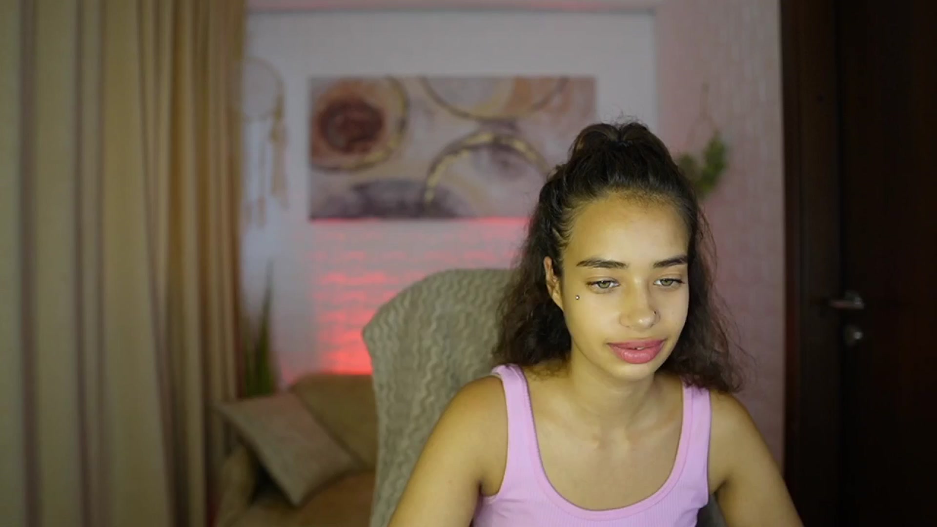 Gallery image thumbnail from Baby__Jewel's myfreecams stream on, 09/04/2024, 18:34 image 5 of 20