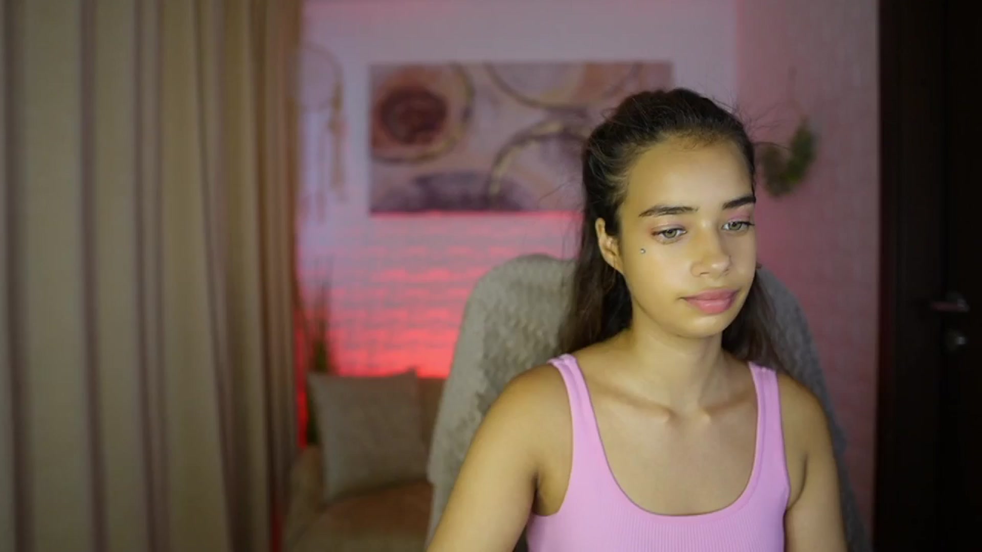 Gallery image thumbnail from Baby__Jewel's myfreecams stream on, 09/05/2024, 13:33 image 10 of 20