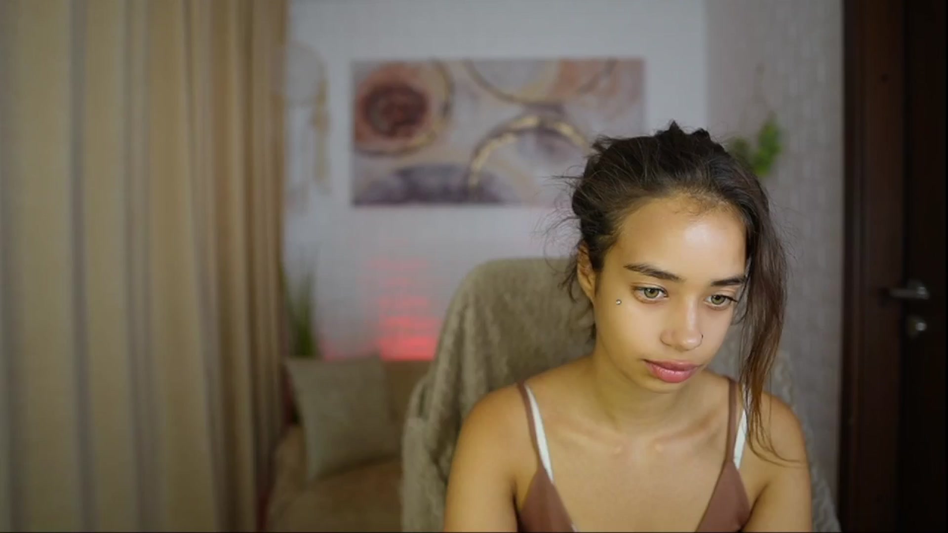 Gallery image thumbnail from Baby__Jewel's myfreecams stream on, 09/06/2024, 14:36 image 12 of 20