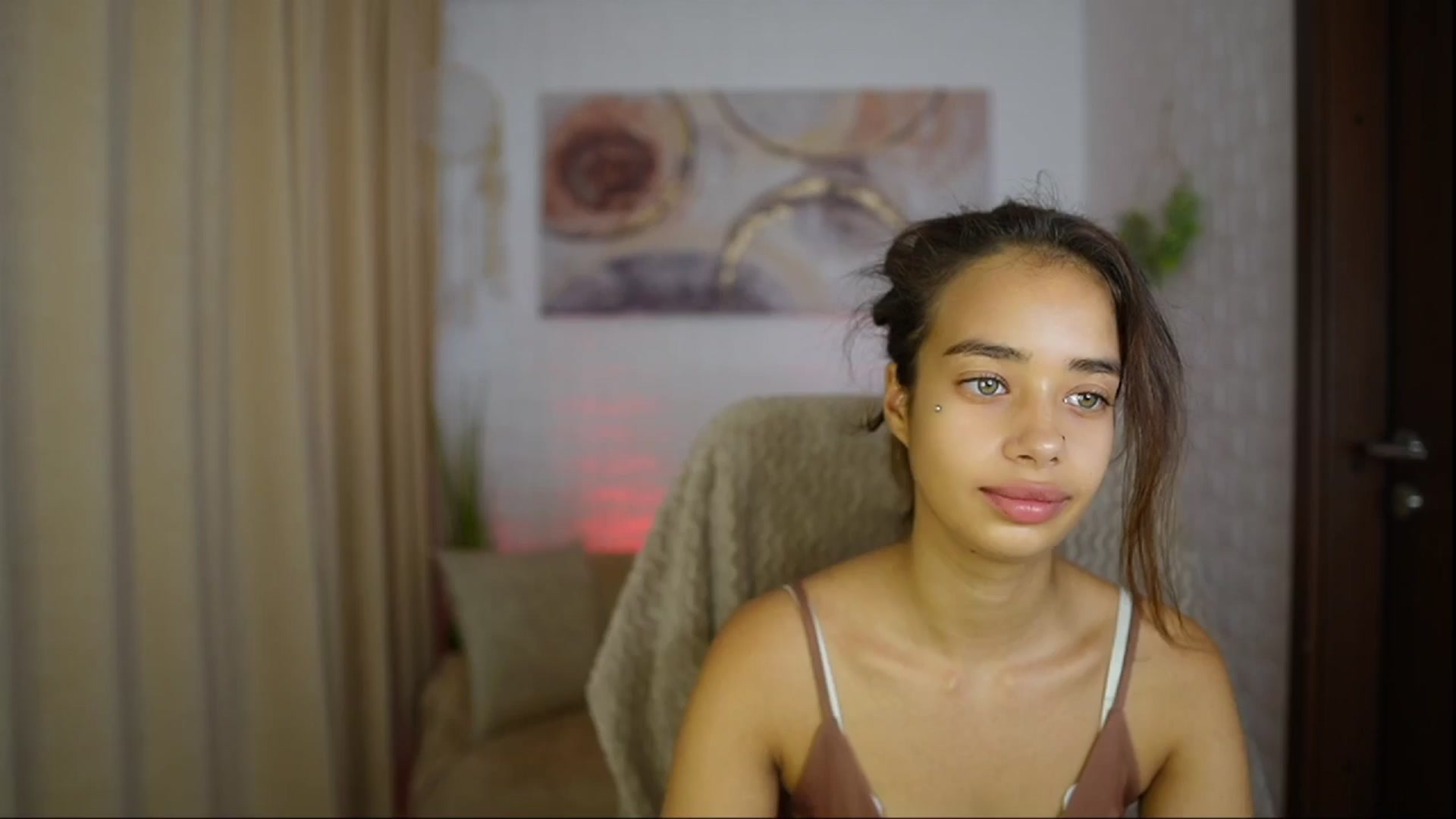 Gallery image thumbnail from Baby__Jewel's myfreecams stream on, 09/06/2024, 14:36 image 16 of 20