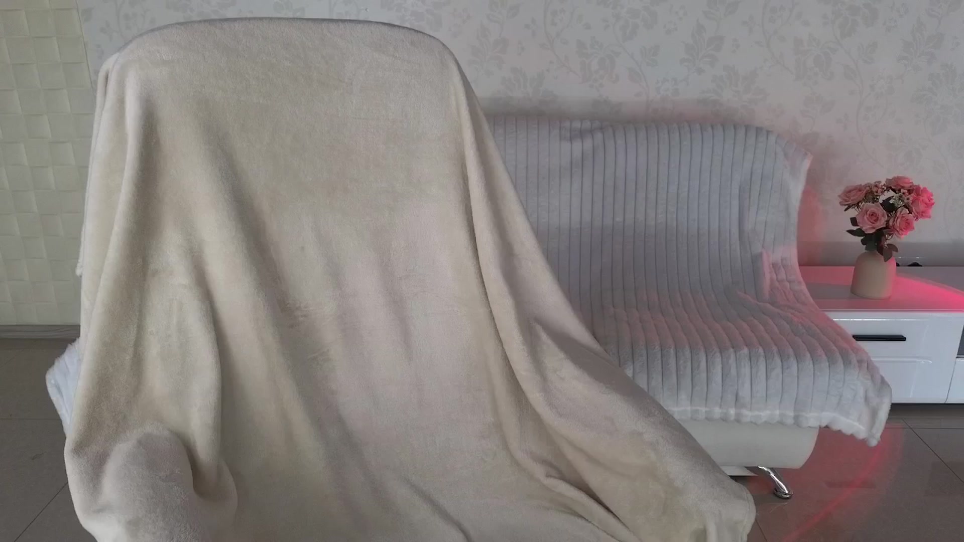 Gallery image thumbnail from Baby_emmaa's myfreecams stream on, 04/13/2026, 10:11 image 1 of 20
