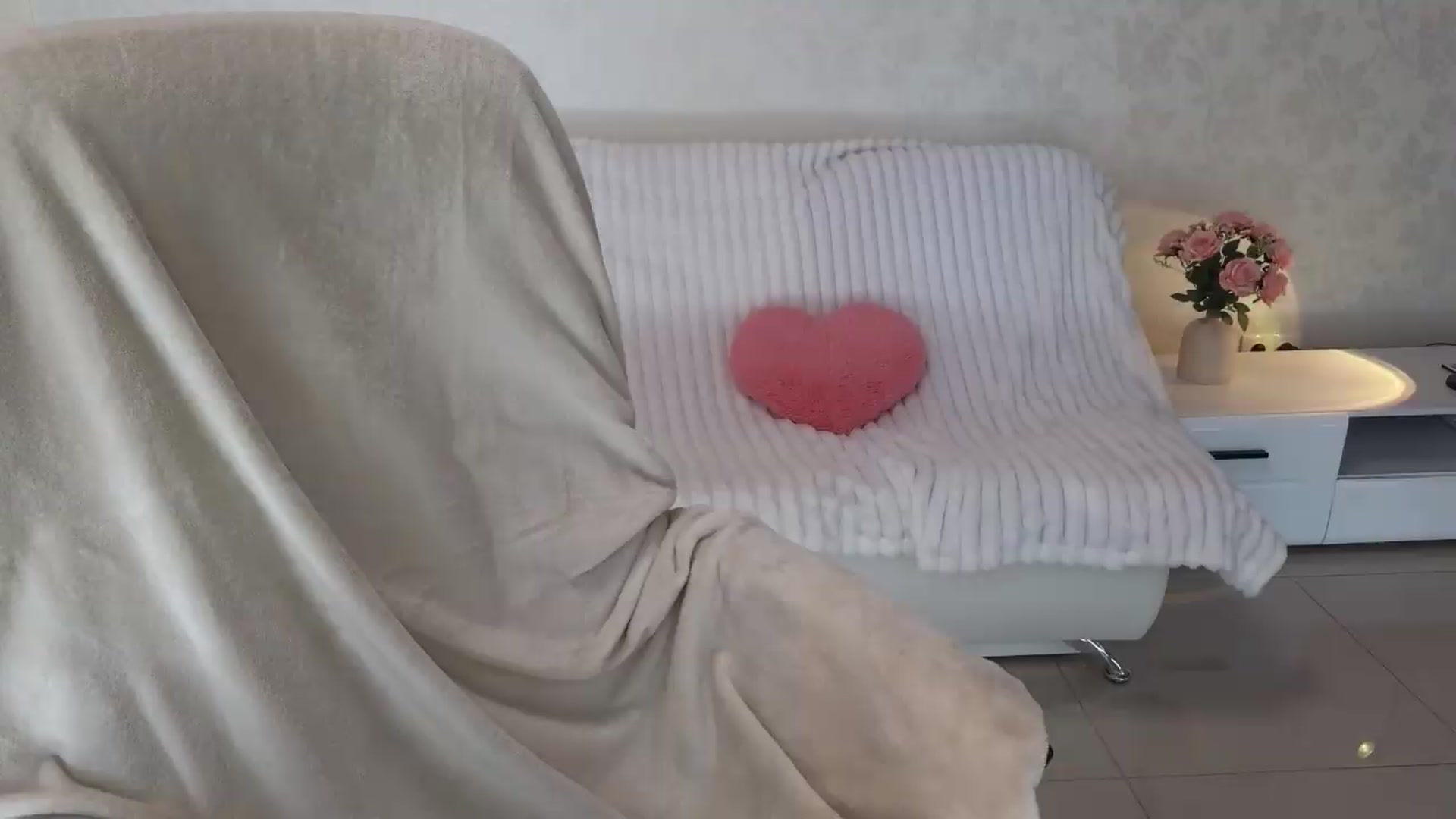Gallery image thumbnail from Baby_emmaa's myfreecams stream on, 07/26/2026, 10:06 image 9 of 20