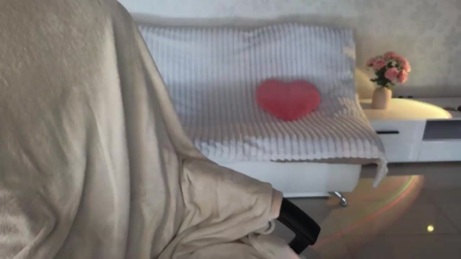 Gallery image thumbnail from Baby_emmaa's myfreecams stream on, 07/27/2026, 11:24 image 17 of 20