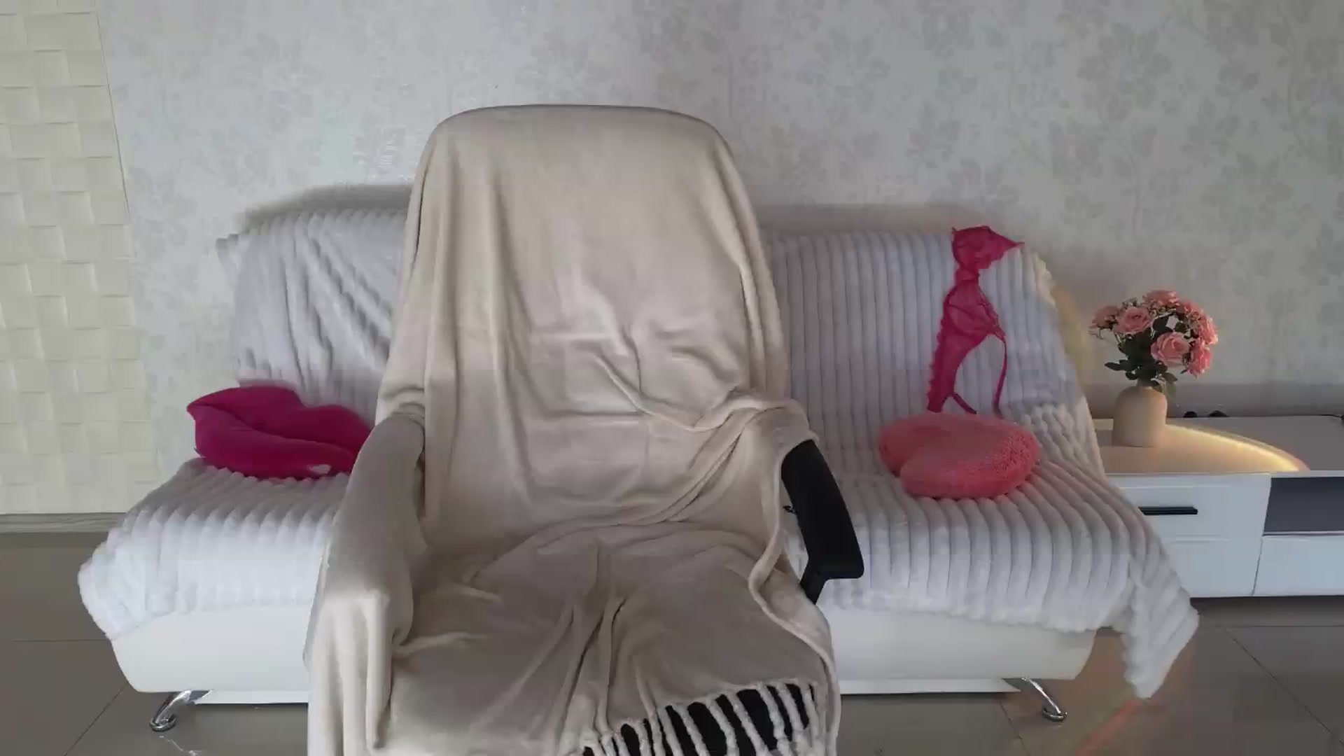 Gallery image thumbnail from Baby_emmaa's myfreecams stream on, 08/03/2026, 10:59 image 2 of 20