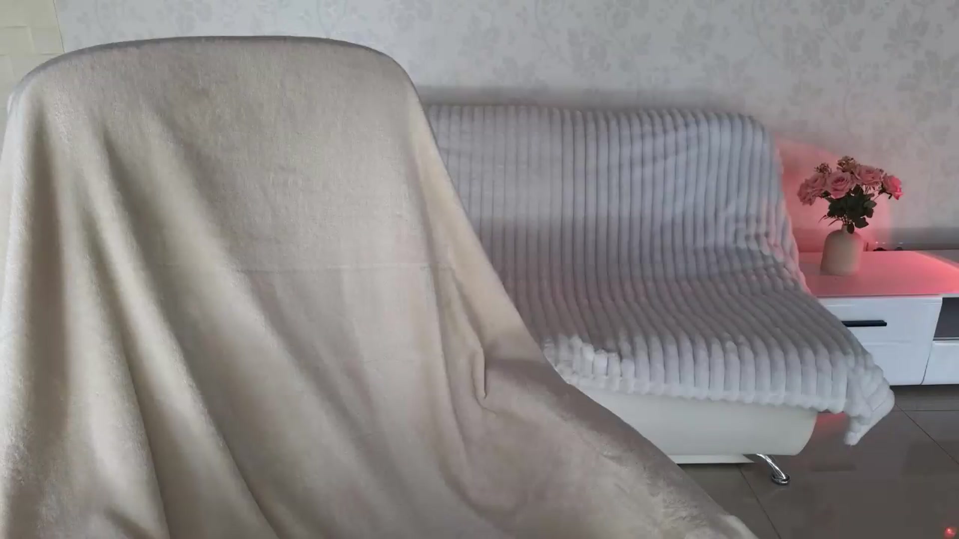 Gallery image thumbnail from Baby_emmaa's myfreecams stream on, 08/21/2026, 10:50 image 4 of 20
