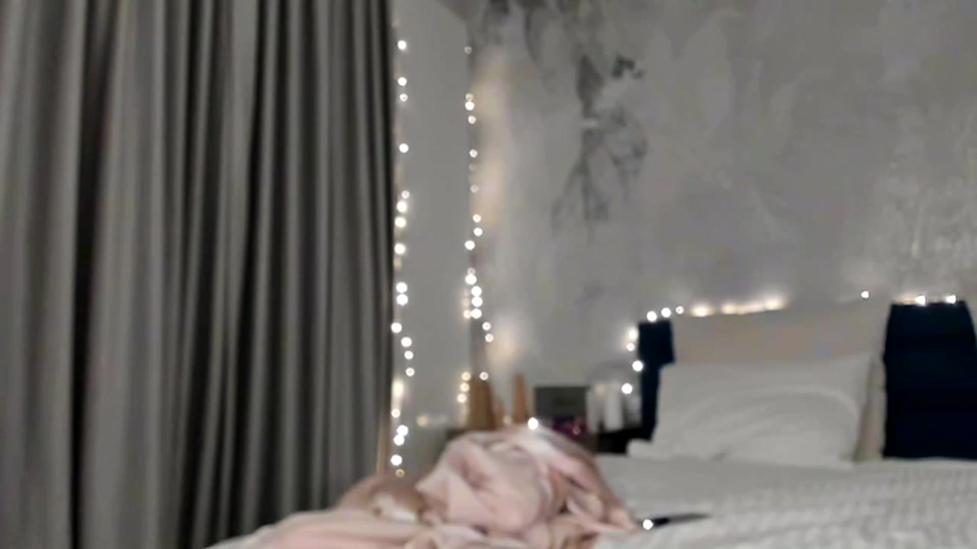 Gallery image thumbnail from Baby_indigo's myfreecams stream on, 12/21/2022, 17:49 image 18 of 20