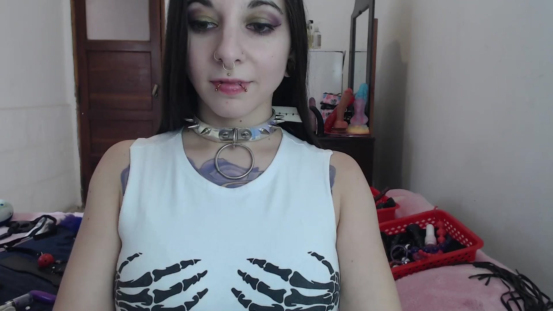 Gallery image thumbnail from BabydollLucy's myfreecams stream on, 05/08/2026, 18:23 image 17 of 20