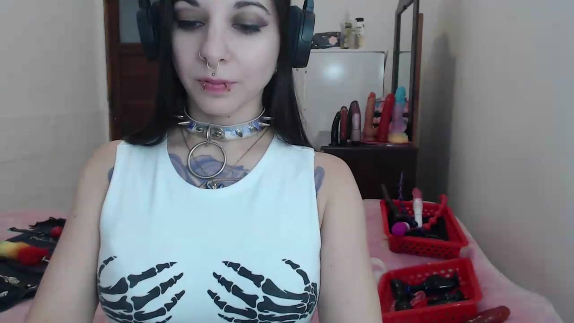Gallery image thumbnail from BabydollLucy's myfreecams stream on, 05/14/2026, 14:22 image 4 of 20