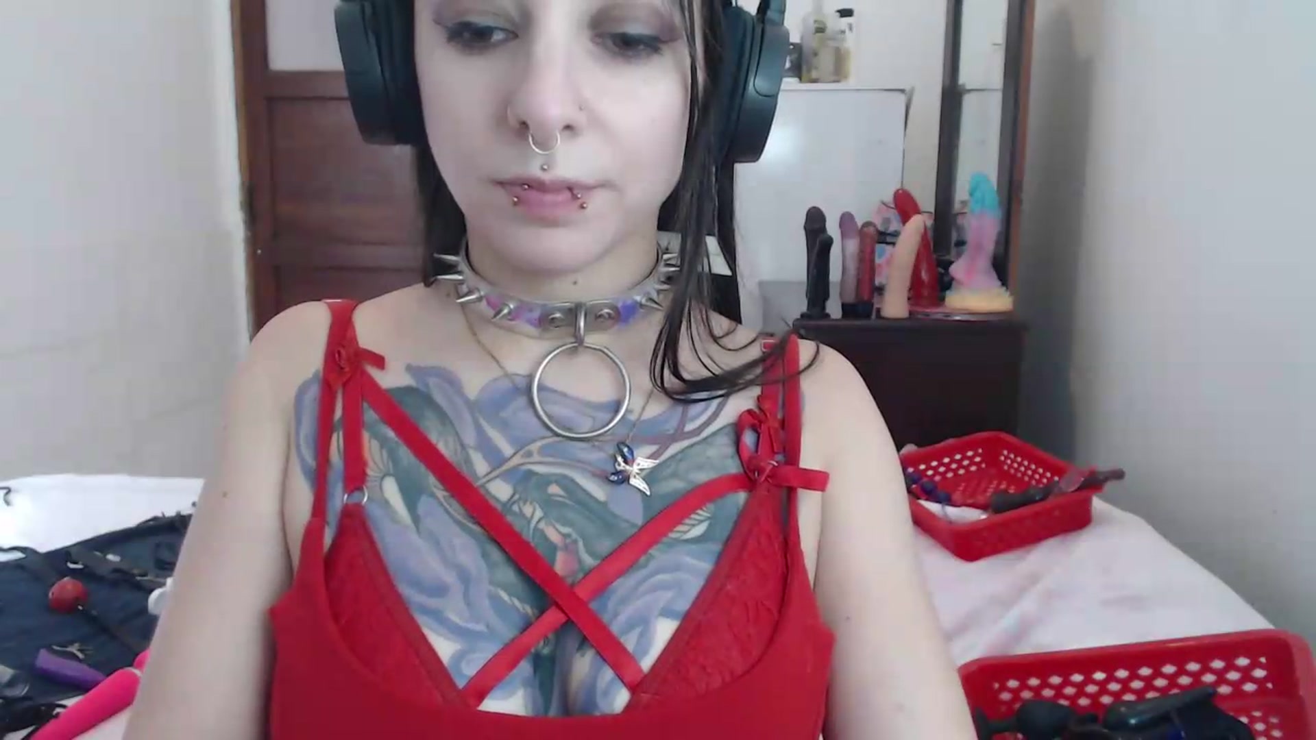 Gallery image thumbnail from BabydollLucy's myfreecams stream on, 05/17/2026, 17:54 image 12 of 20