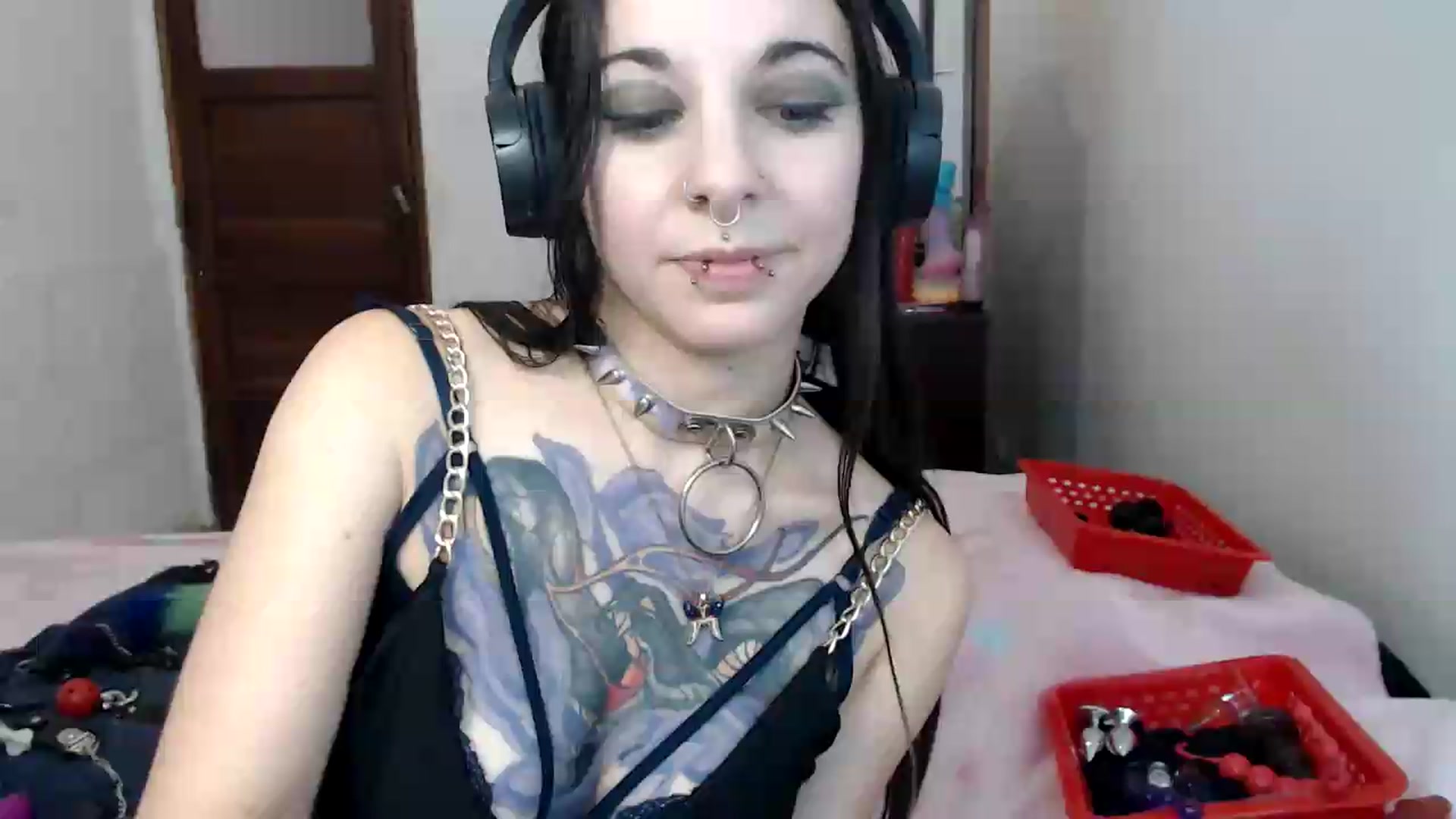 Gallery image thumbnail from BabydollLucy's myfreecams stream on, 05/30/2026, 20:36 image 13 of 20