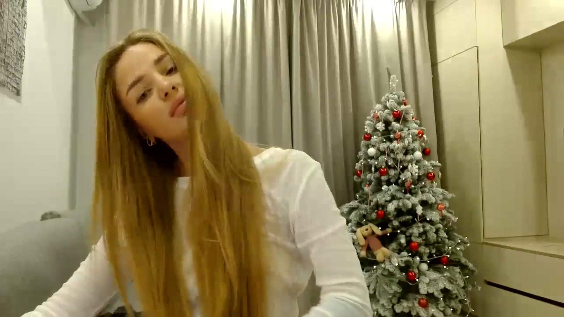 Gallery image thumbnail from Babyface111's myfreecams stream on, 12/17/2024, 22:40 image 4 of 20