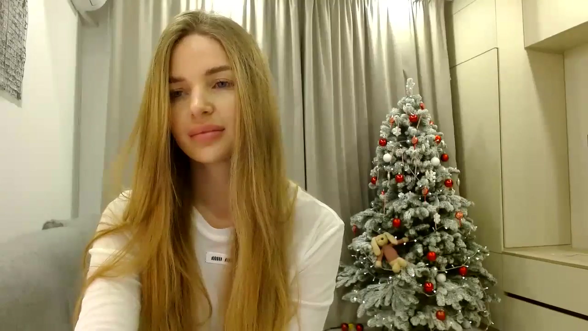 Gallery image thumbnail from Babyface111's myfreecams stream on, 12/17/2024, 22:40 image 3 of 20