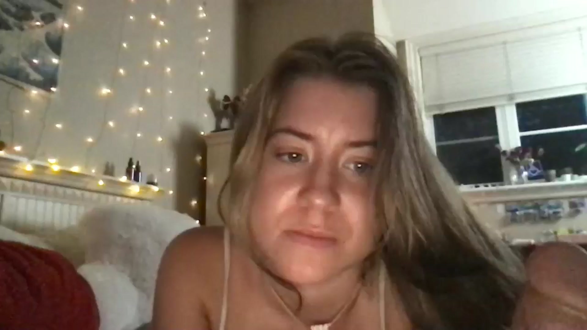 Gallery image thumbnail from Babykelly01's myfreecams stream on, 08/28/2024, 24:27 image 18 of 20