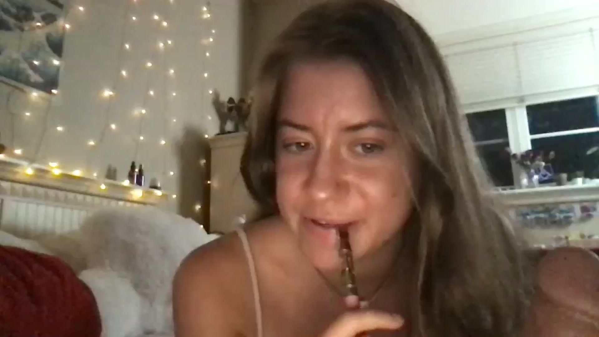 Gallery image thumbnail from Babykelly01's myfreecams stream on, 08/28/2024, 24:27 image 20 of 20