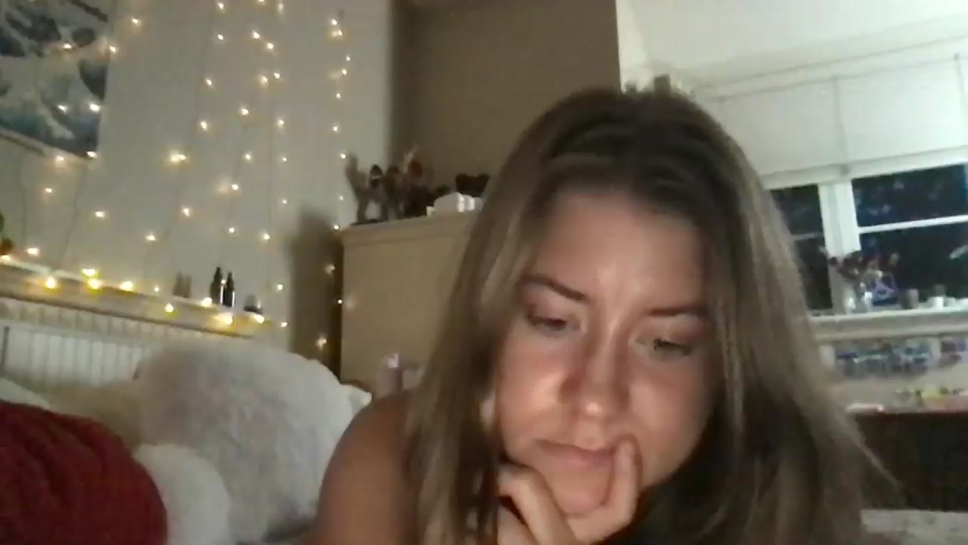 Gallery image thumbnail from Babykelly01's myfreecams stream on, 08/28/2024, 24:27 image 8 of 20