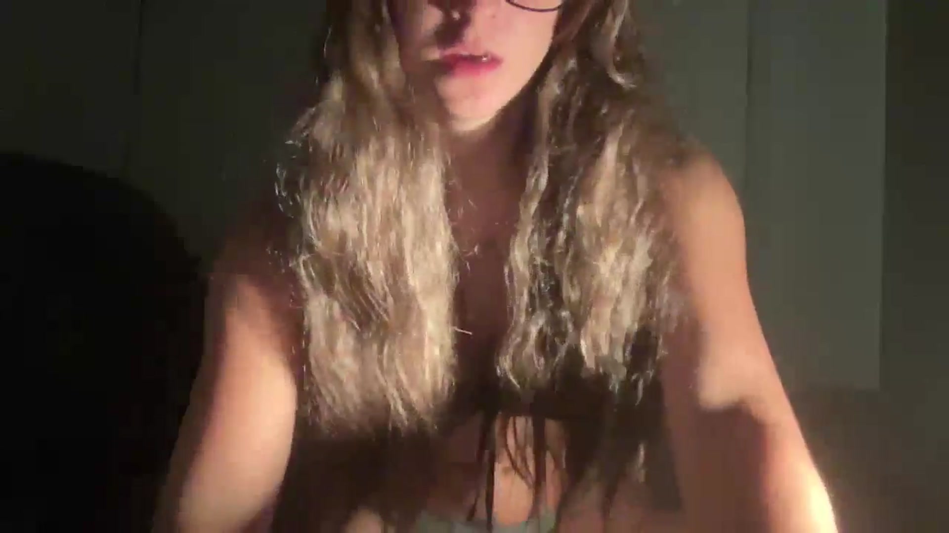Gallery image thumbnail from Babymariahx's myfreecams stream on, 08/17/2024, 01:53 image 17 of 20