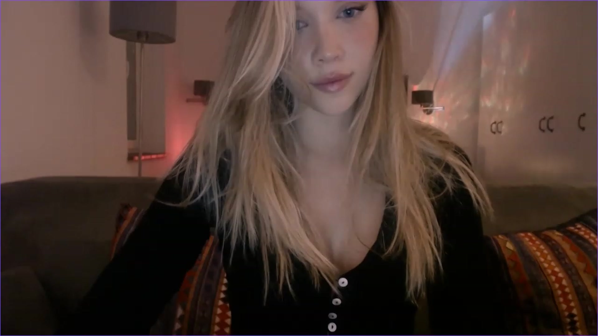 Gallery image thumbnail from Babyoda33's myfreecams stream on, 11/25/2022, 20:16 image 6 of 20