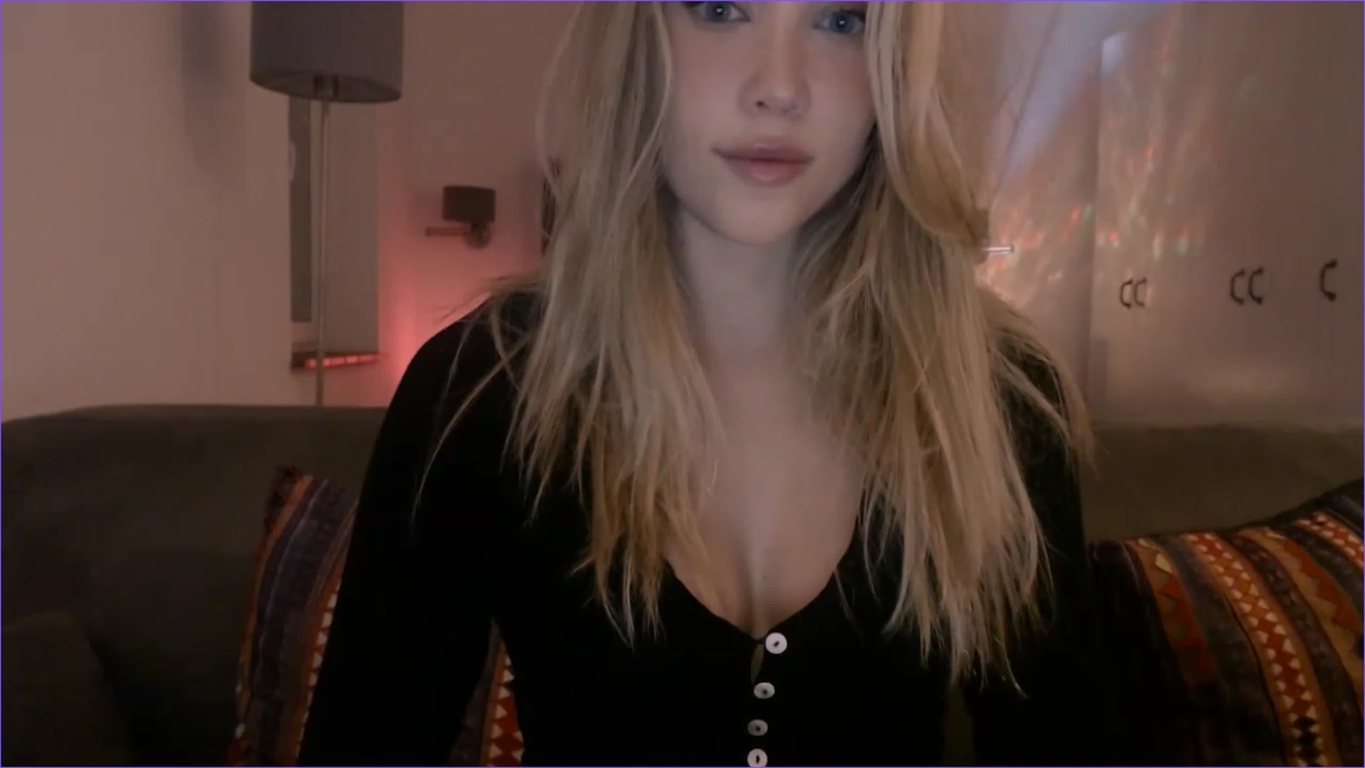 Gallery image thumbnail from Babyoda33's myfreecams stream on, 11/25/2022, 20:16 image 4 of 20