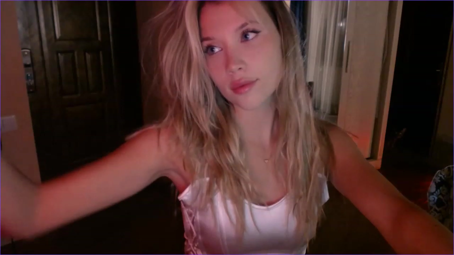 Gallery image thumbnail from Babyoda33's myfreecams stream on, 11/26/2022, 21:07 image 10 of 20