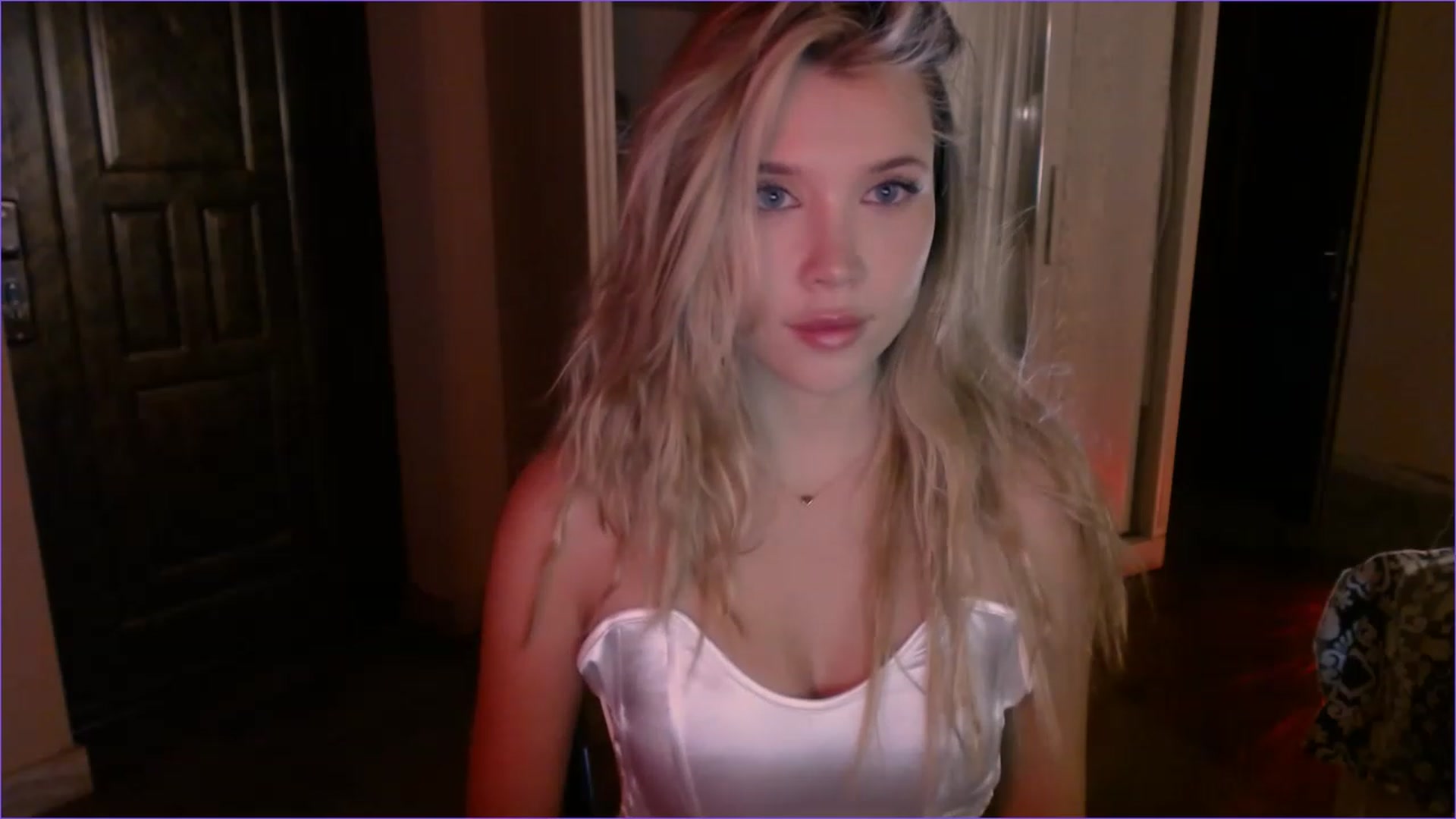 Gallery image thumbnail from Babyoda33's myfreecams stream on, 11/26/2022, 21:07 image 18 of 20