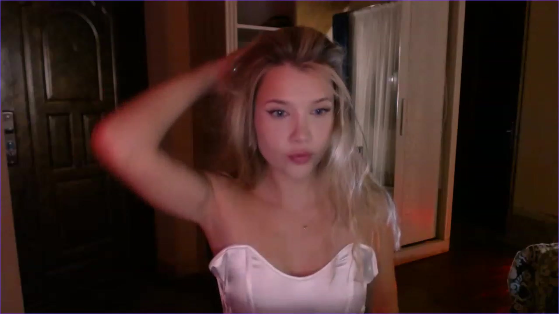 Gallery image thumbnail from Babyoda33's myfreecams stream on, 11/26/2022, 21:07 image 15 of 20