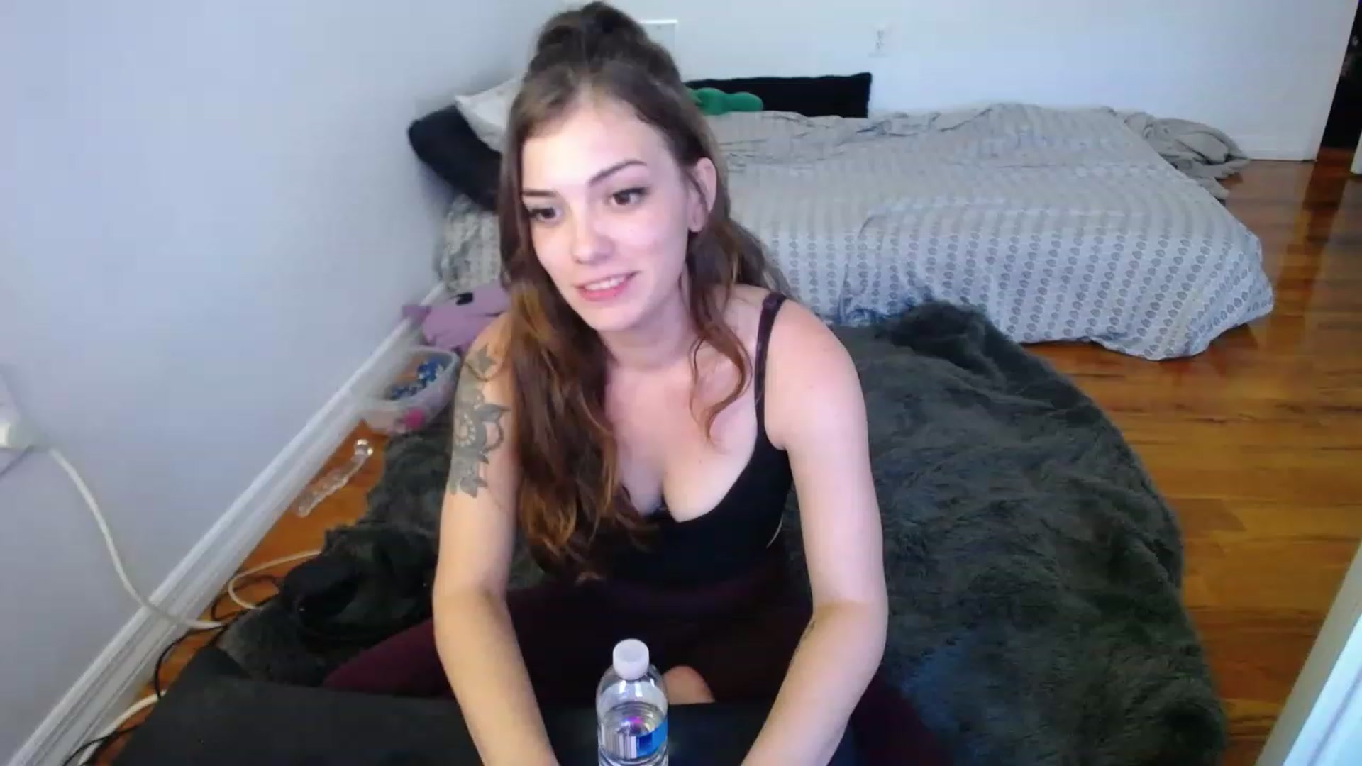 Gallery image thumbnail from BabyxKat's myfreecams stream on, 11/18/2022, 18:59 image 8 of 20
